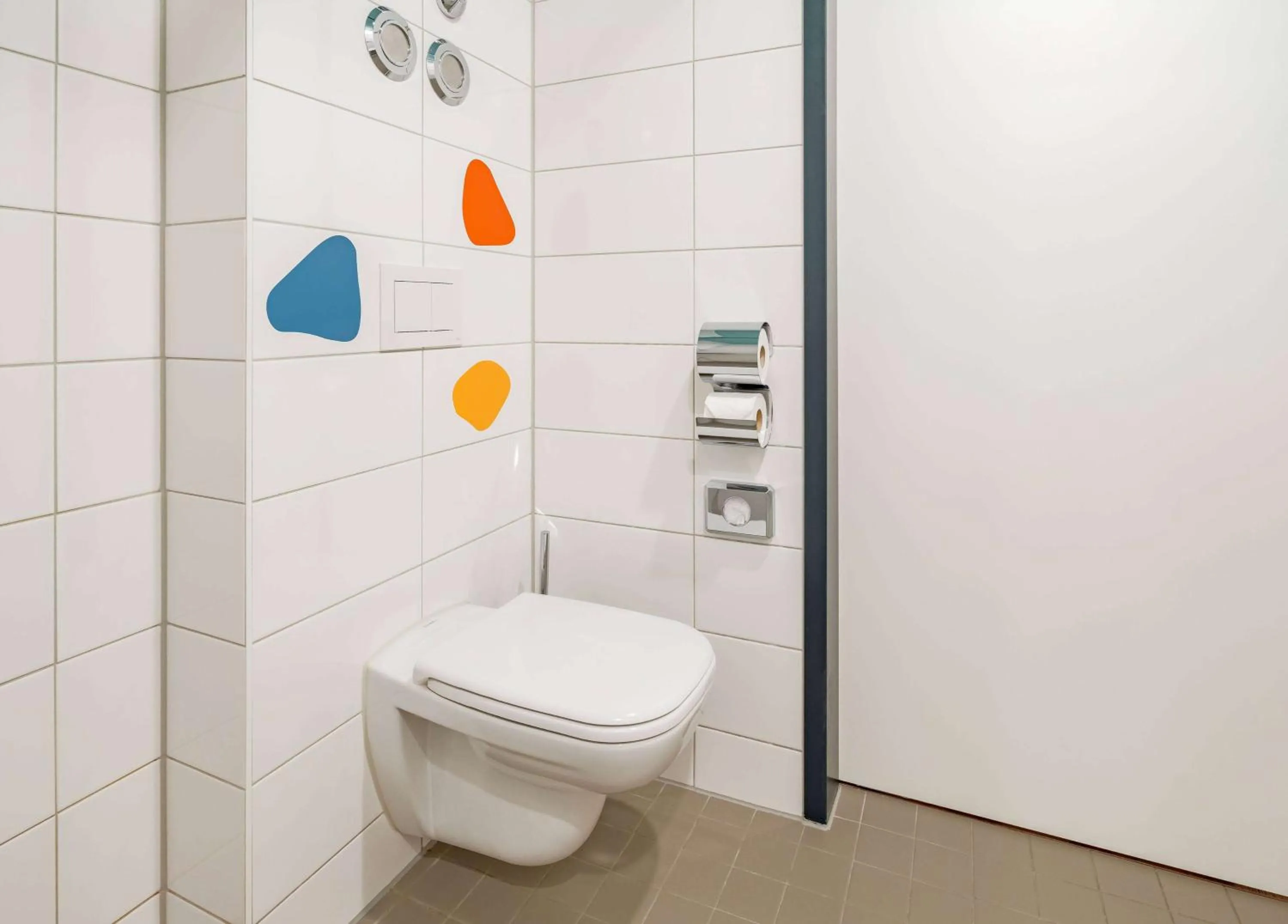 Photo of the whole room in Ramada Encore by Wyndham Munich Messe