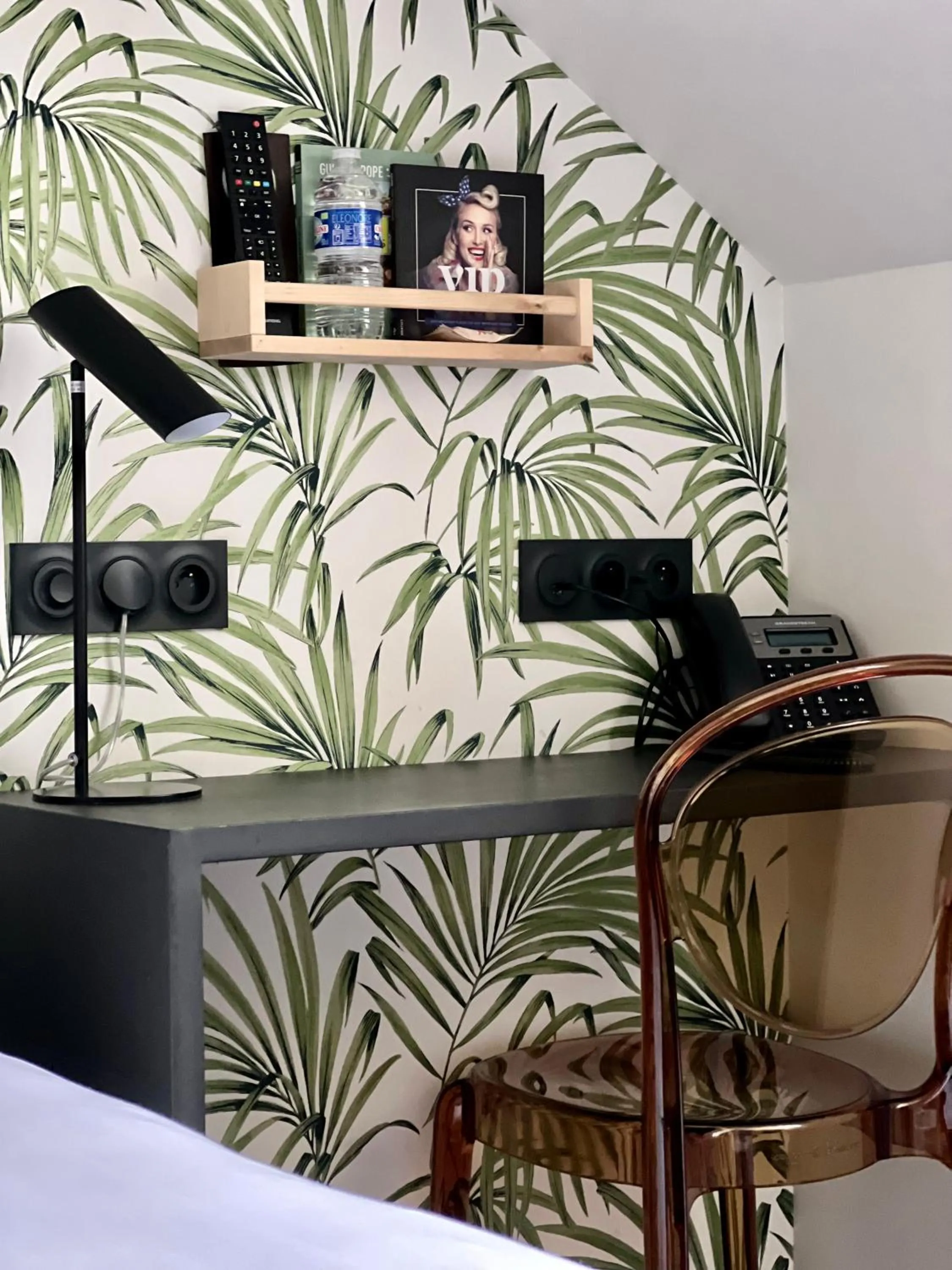 Seating area, Bed in Logis Hotel du Maine