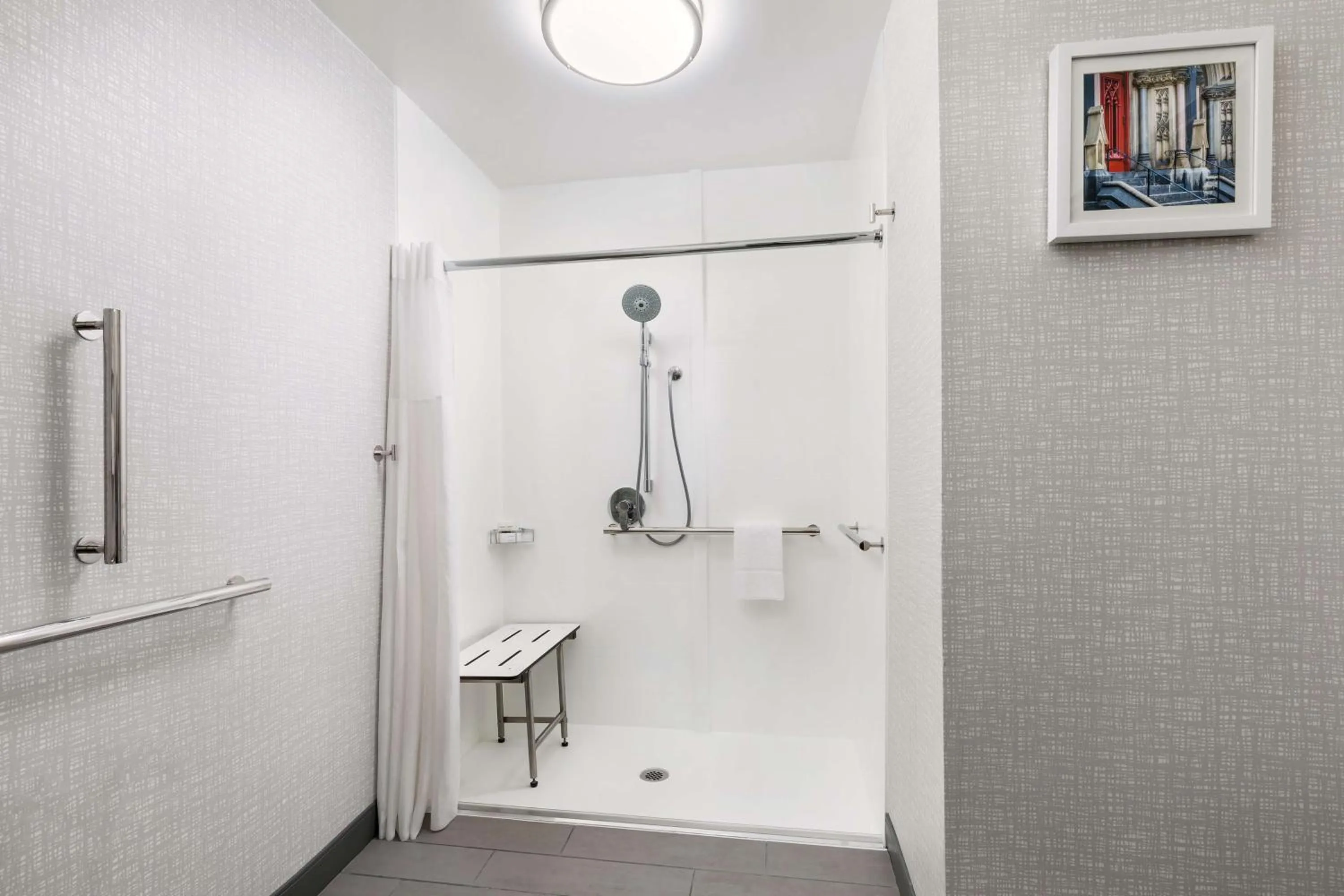 Bathroom in Hampton Inn & Suites Baltimore Inner Harbor