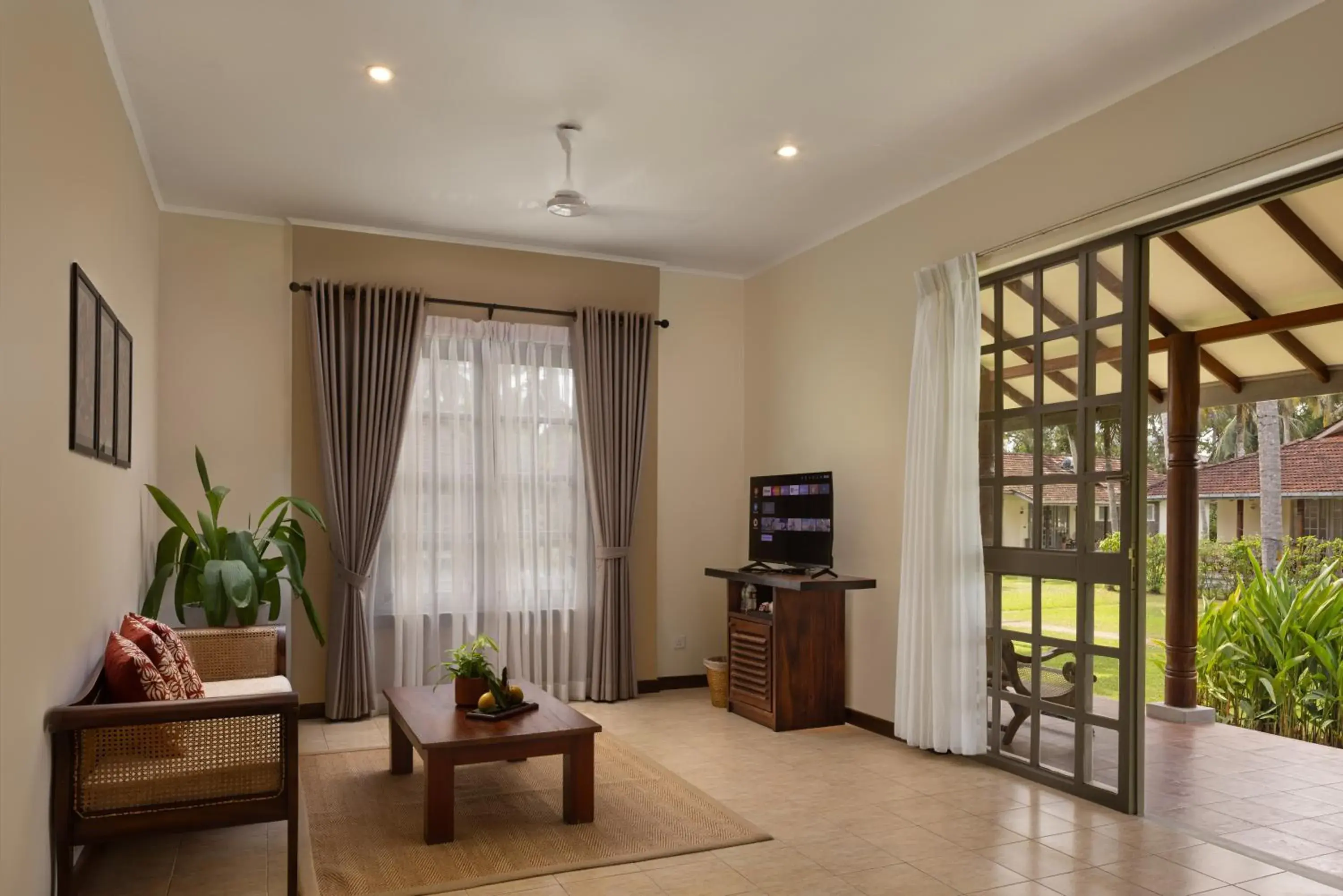 Villa with Garden View - single occupancy in Tamarind Tree Garden Resort - Katunayake Villa with Garden View - single occupancy in Tamarind Tree Garden Resort - Katunayake