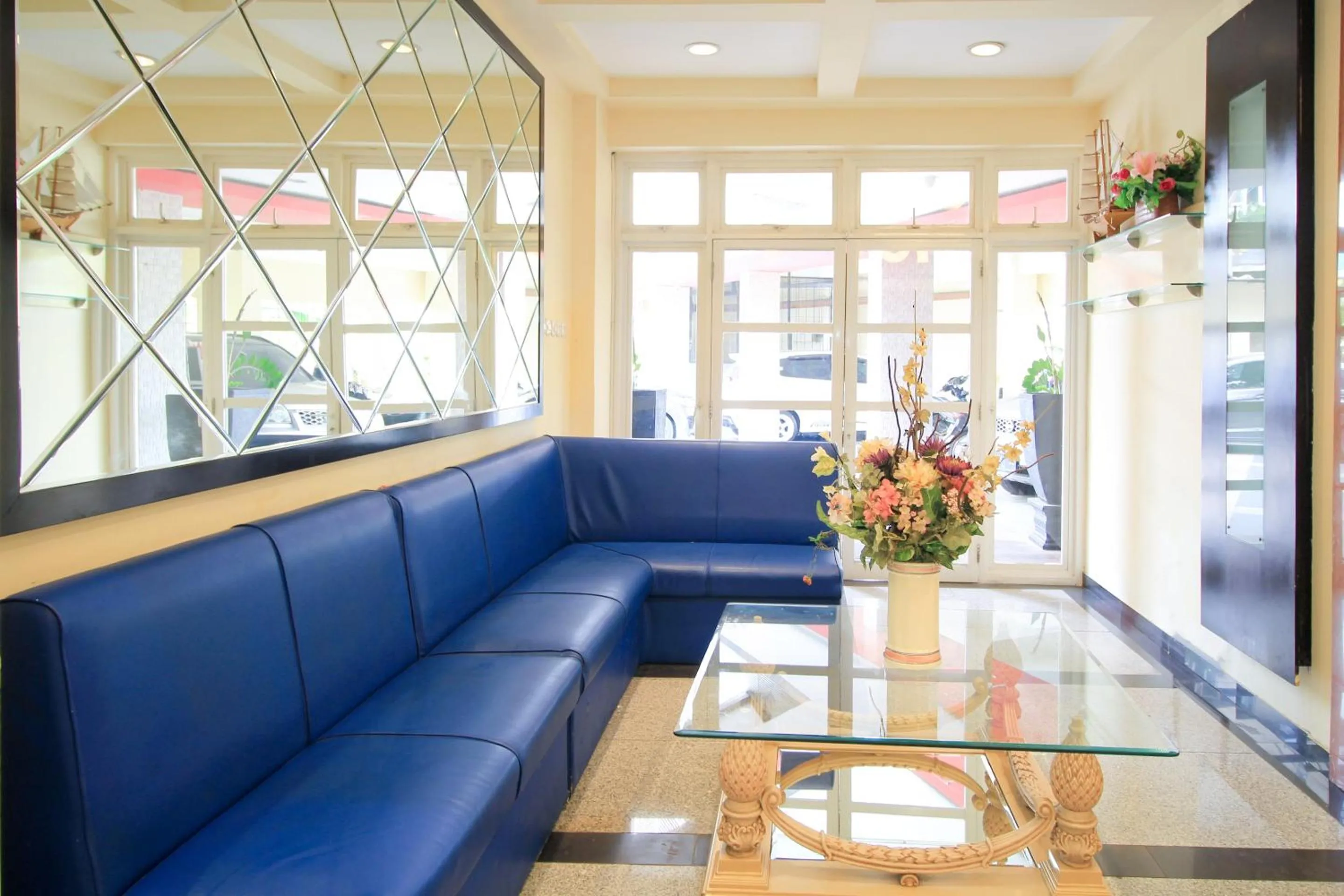 Lobby or reception in Capital O 175 K-60 Residence