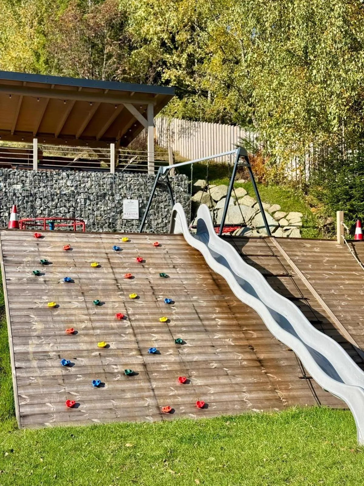 Children play ground in Willa Marko z sauną, grillowiskiem i rowerownią - Dream Apart