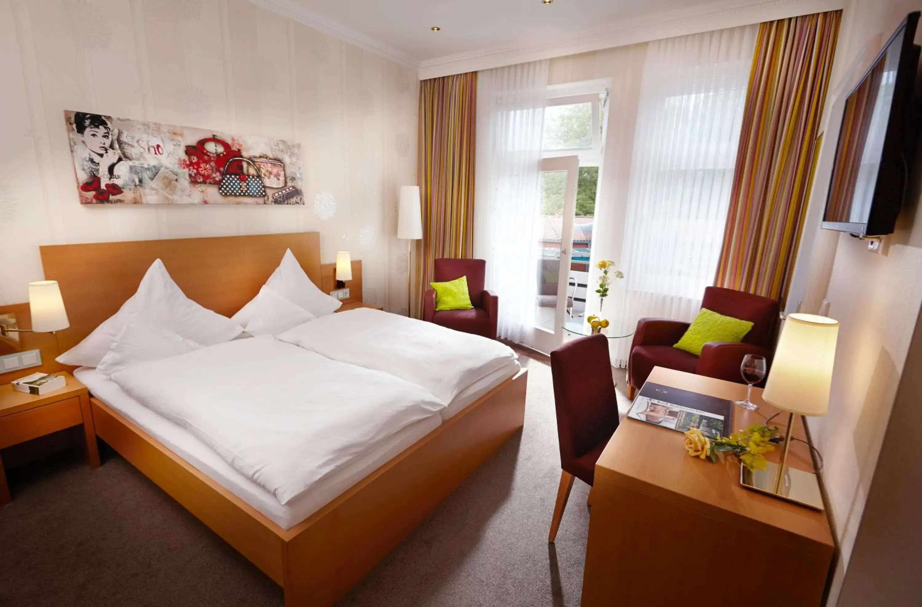 Classic Double Room with Balcony in Hotel Noltmann-Peters Classic Double Room with Balcony in Hotel Noltmann-Peters