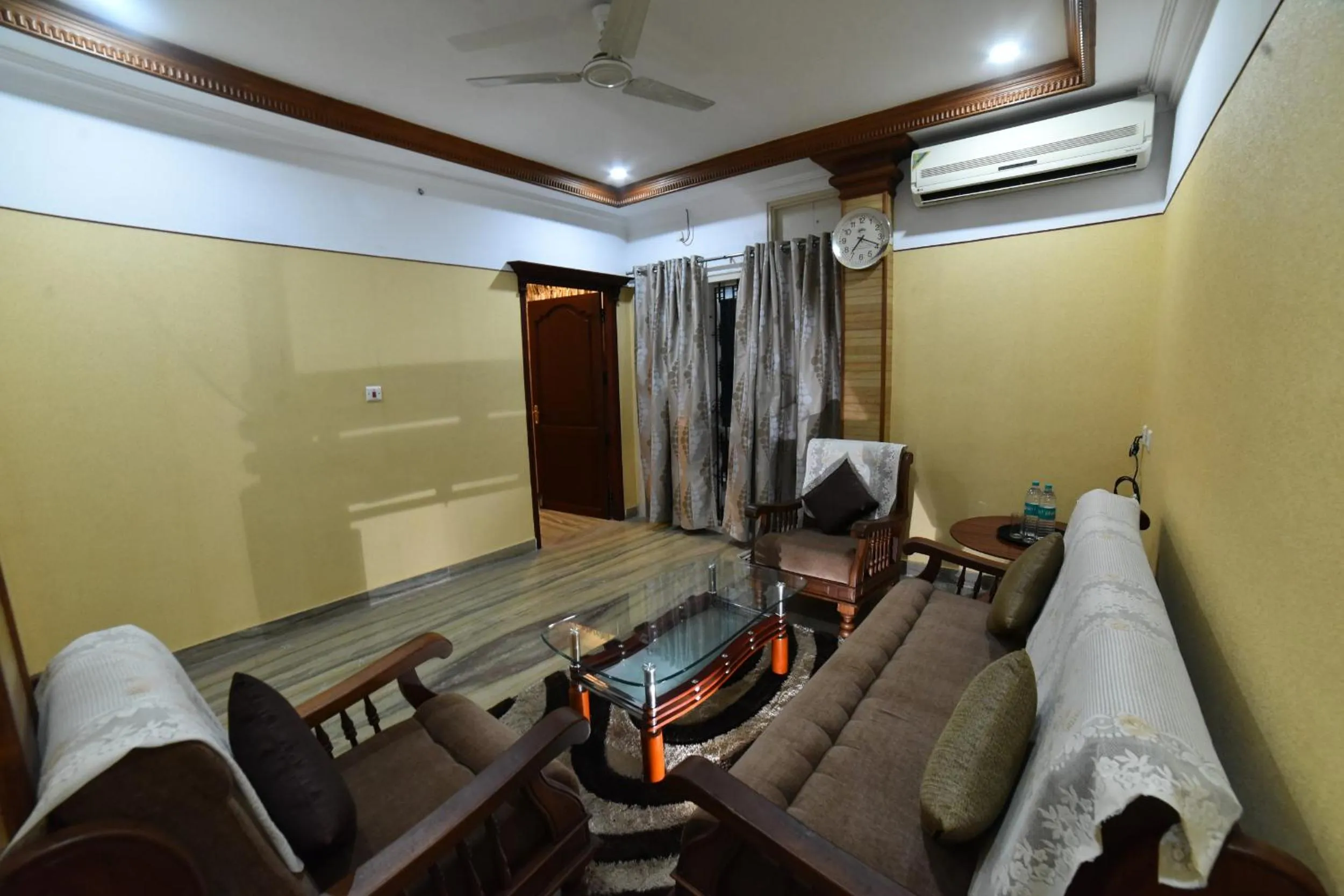 TV and multimedia in Hotel Vashanth Krishna