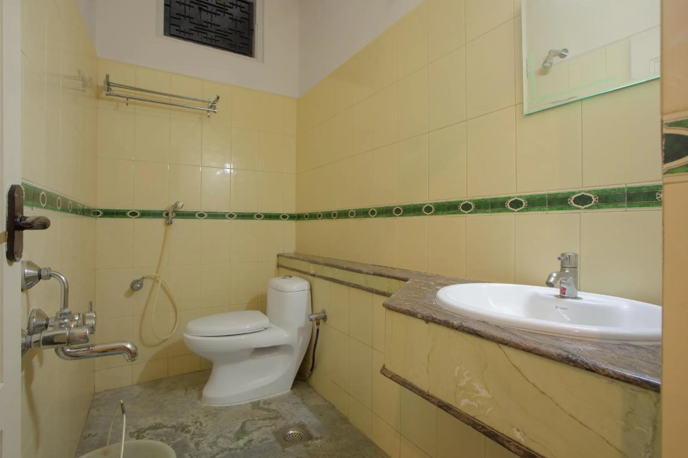 Shower in Hotel Vashanth Krishna