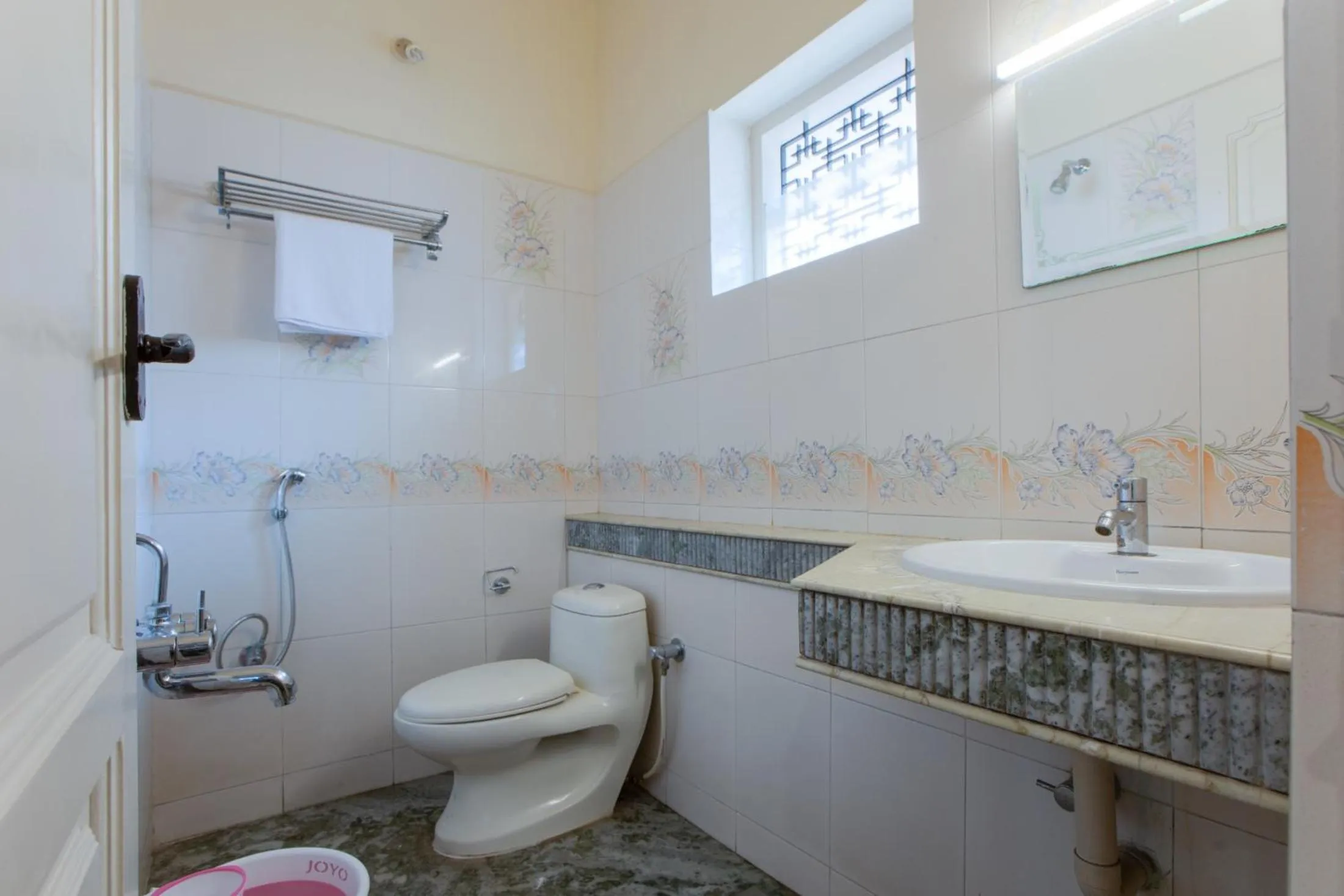 Deluxe Room in Hotel Vashanth Krishna