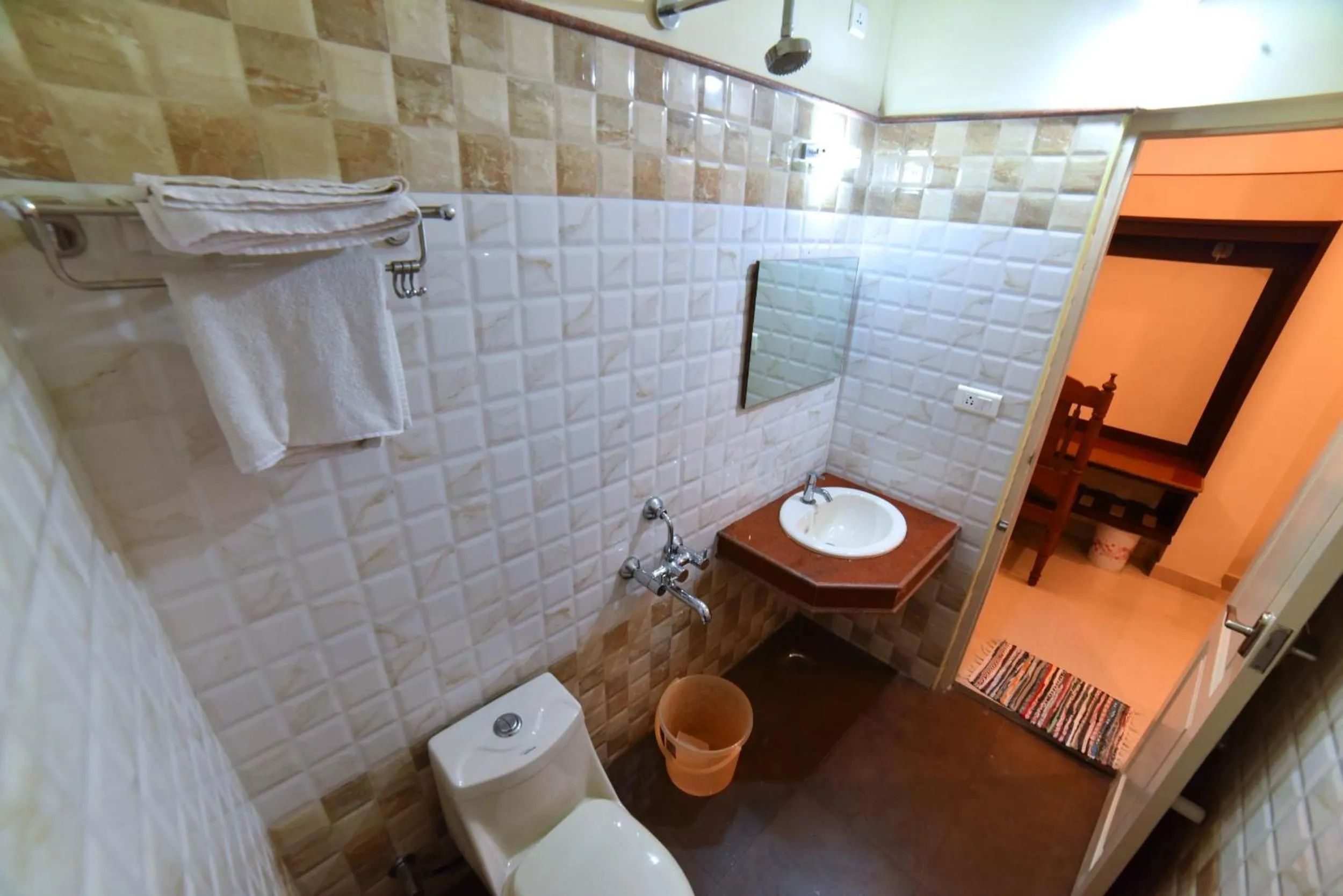 Bathroom in Hotel Vashanth Krishna