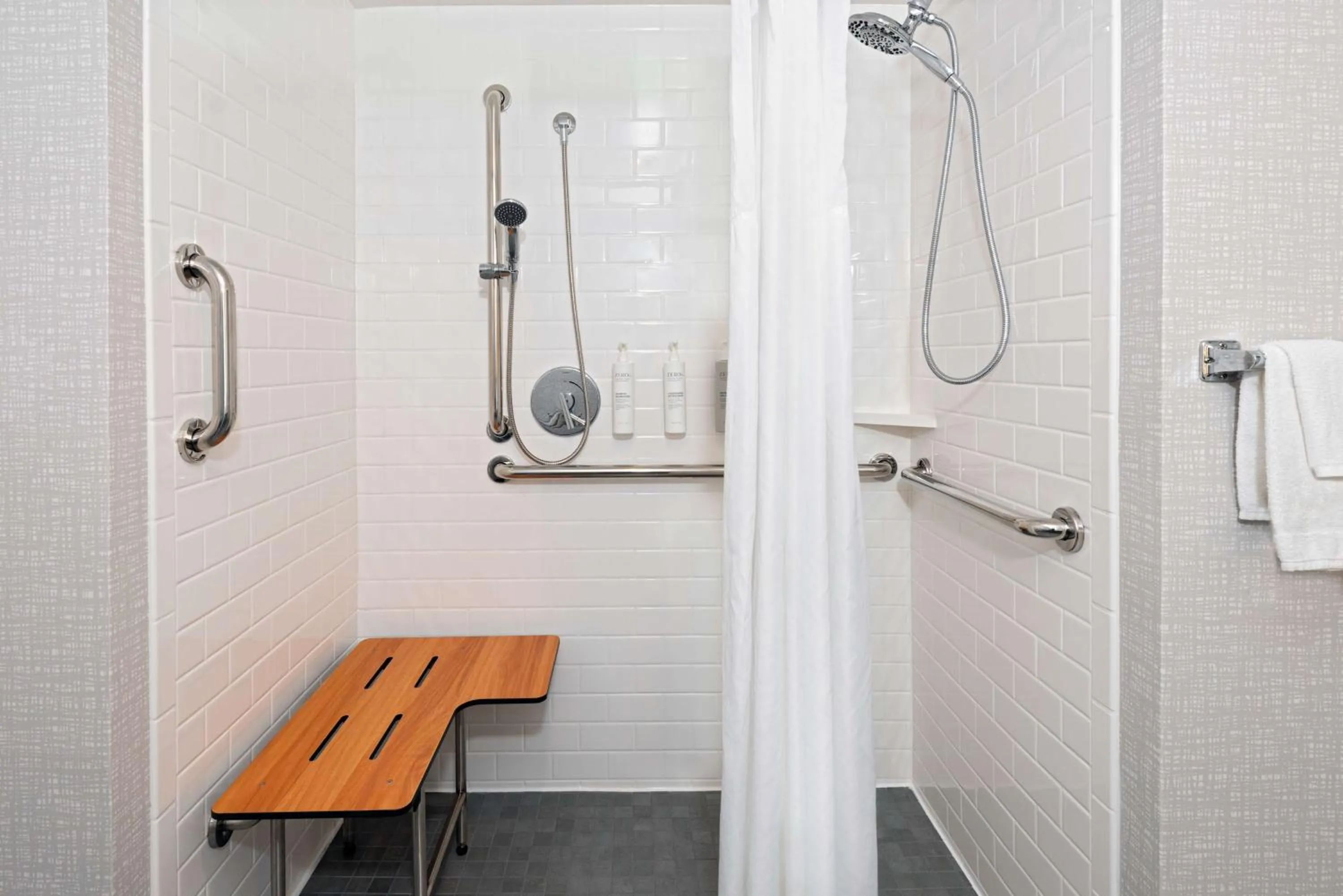 Bathroom in Hampton Inn & Suites Cleveland-Beachwood