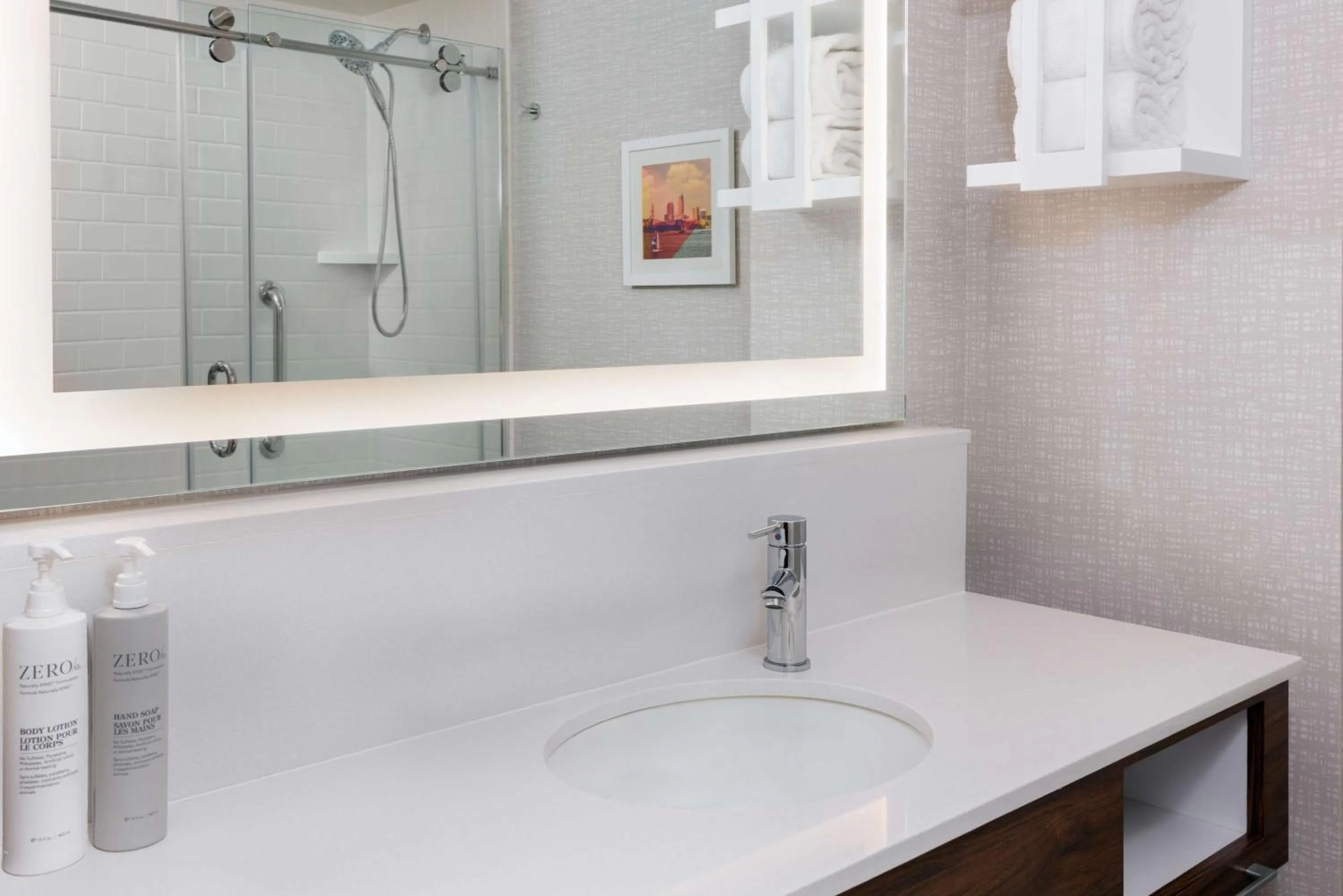 Bathroom in Hampton Inn & Suites Cleveland-Beachwood