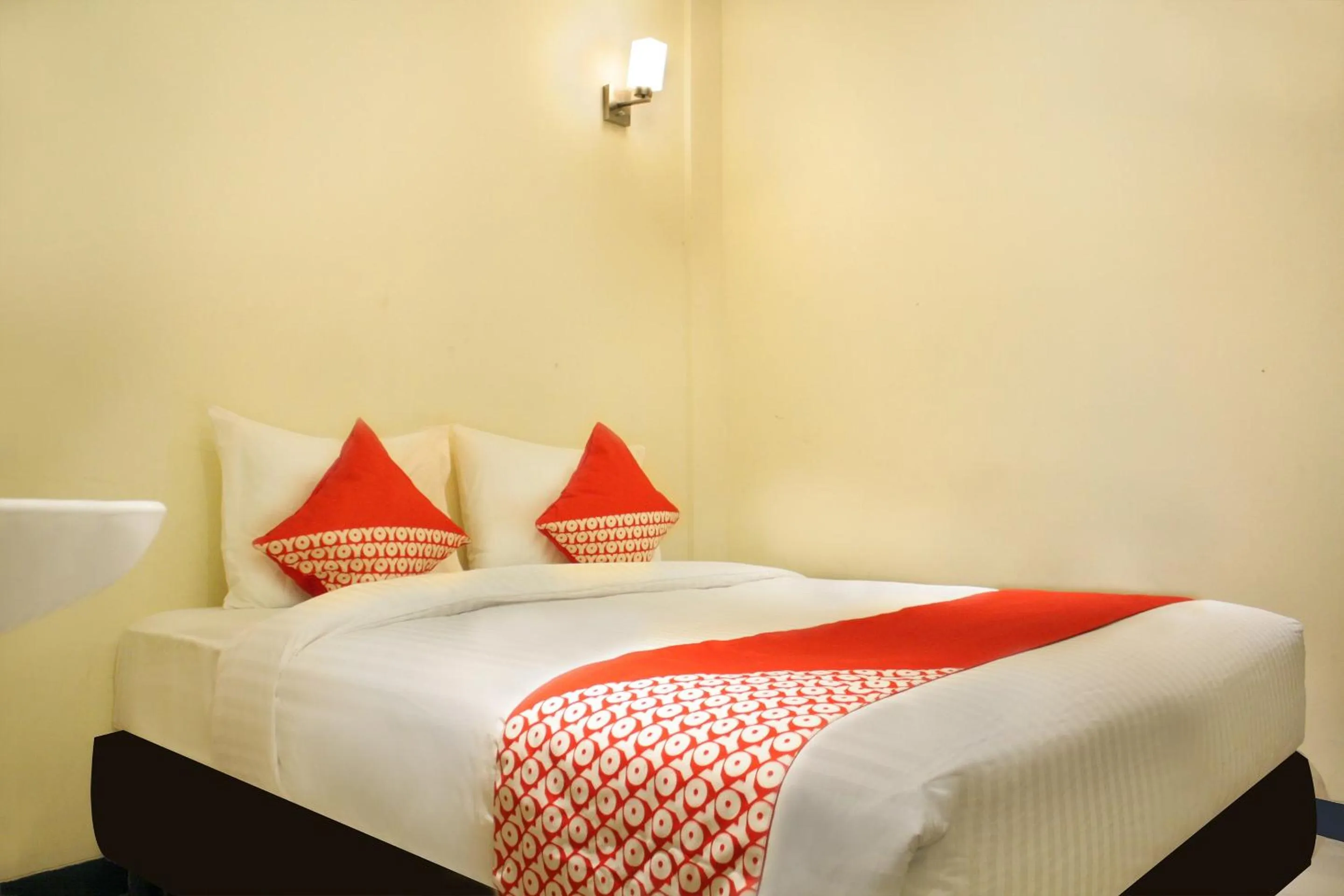 Bedroom, Bed in Hotel O Cempaka Place Homestay