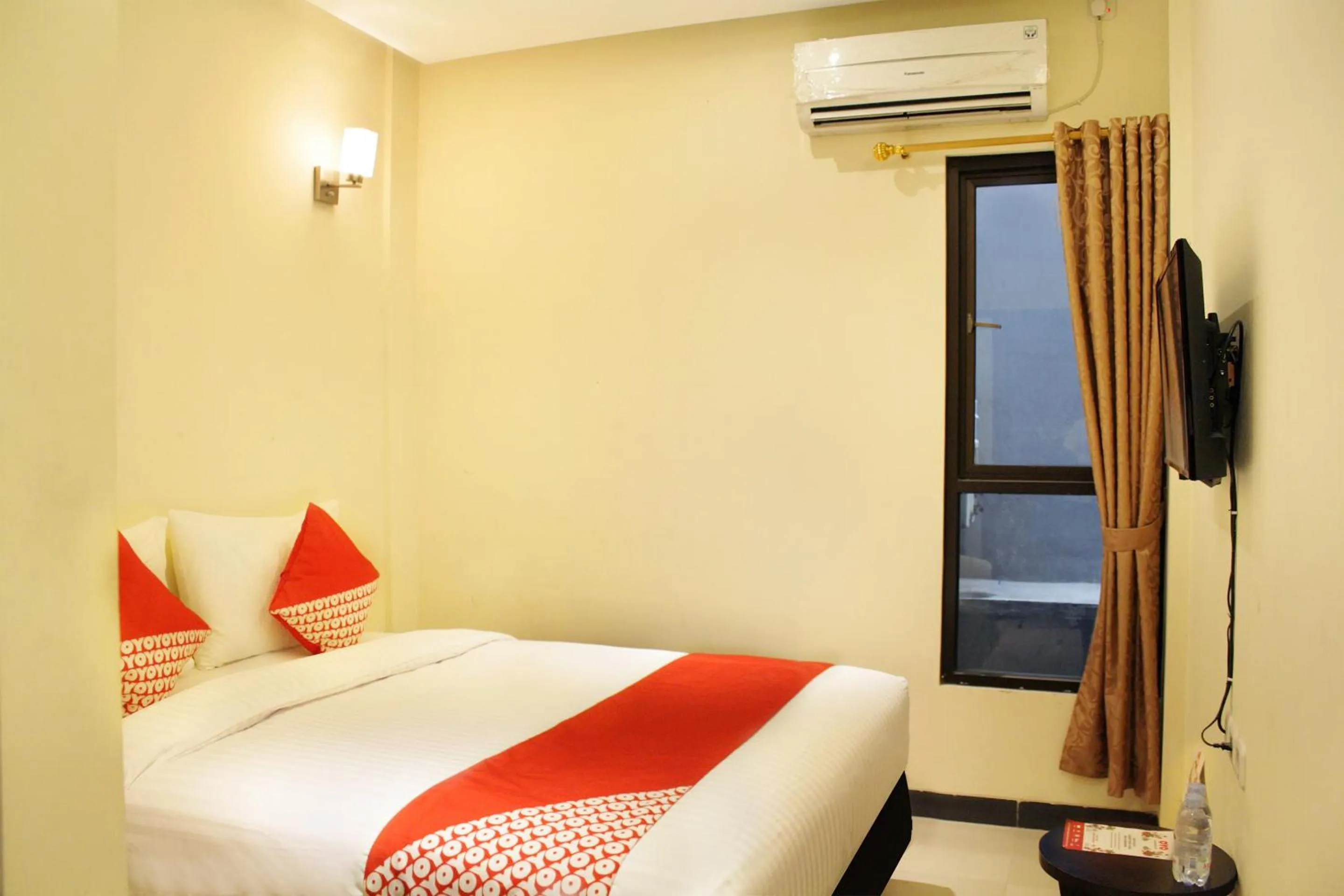 Bedroom, Bed in Hotel O Cempaka Place Homestay