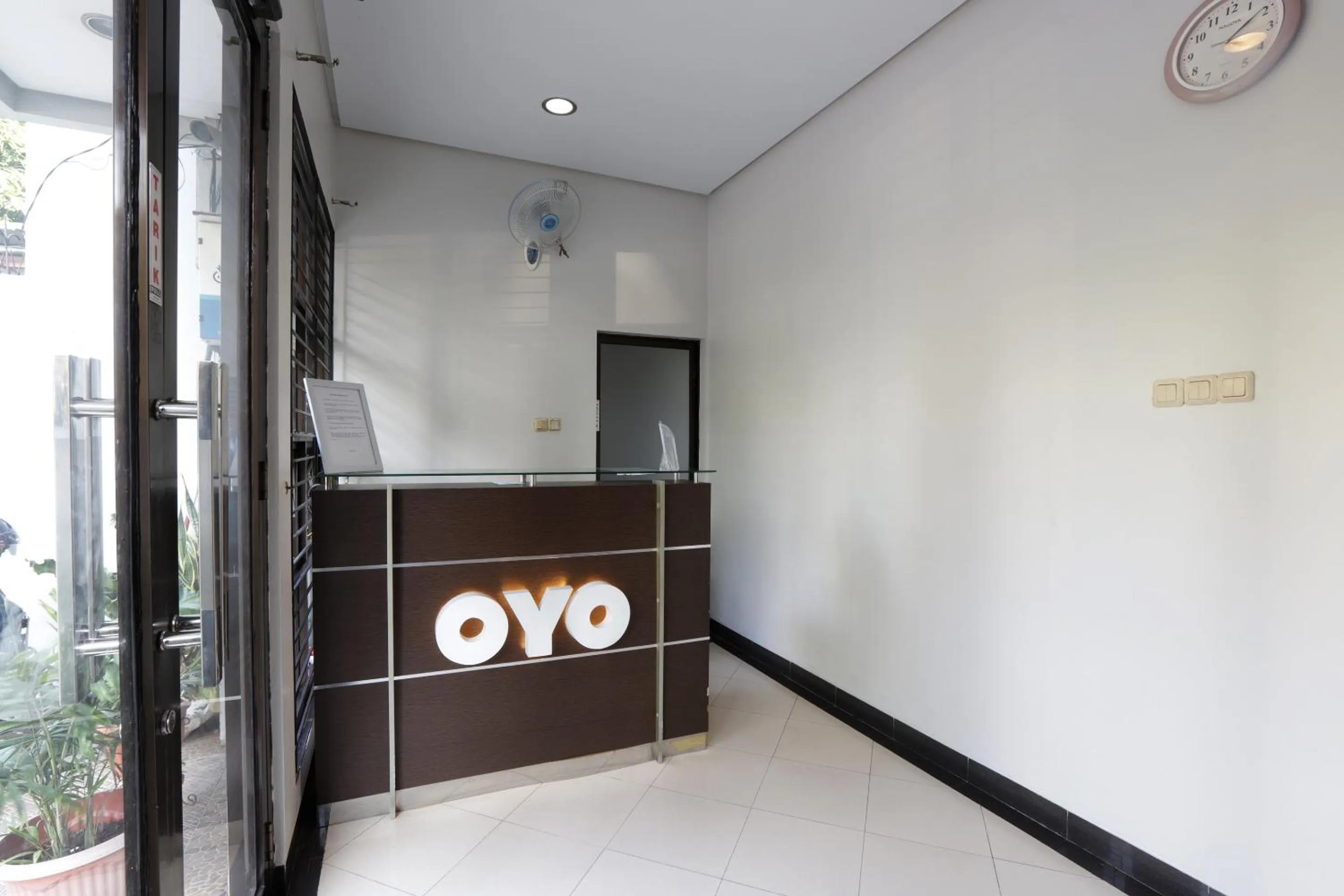 Lobby or reception in Hotel O Cempaka Place Homestay
