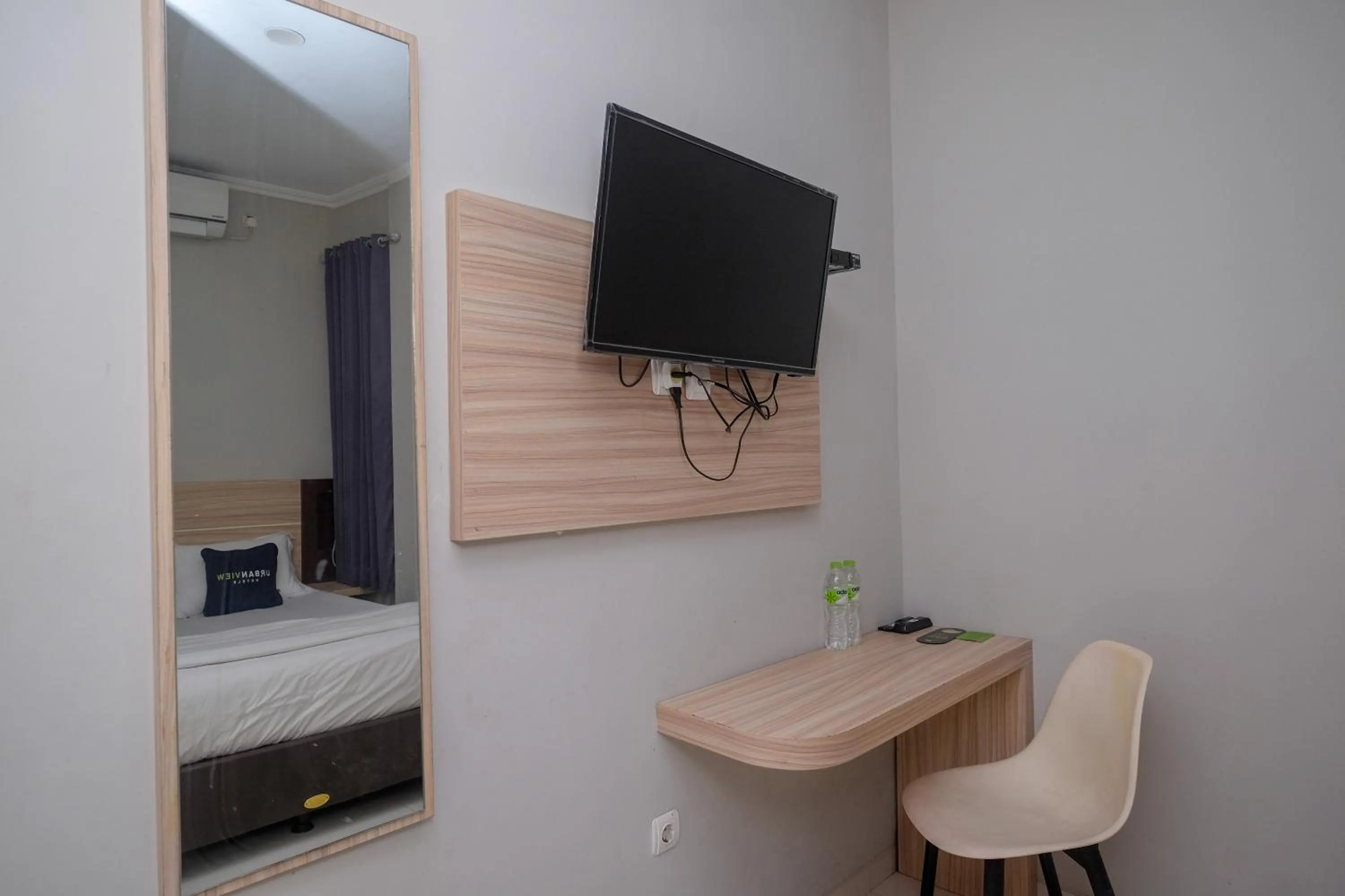 Bed in Urbanview Stay at H jakal by RedDoorz