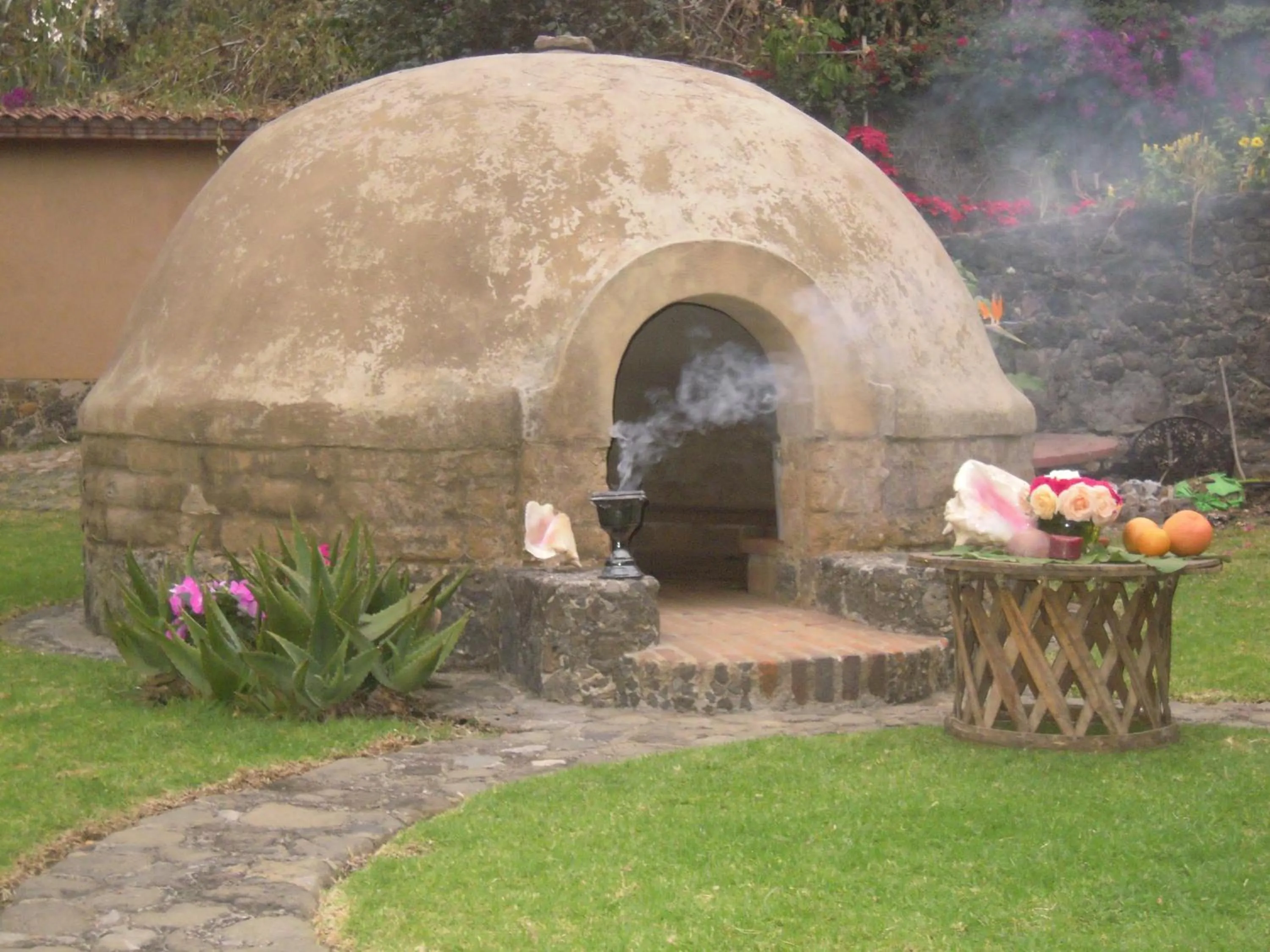 Hot Spring Bath in Posada del Tepozteco - Hotel & Gallery