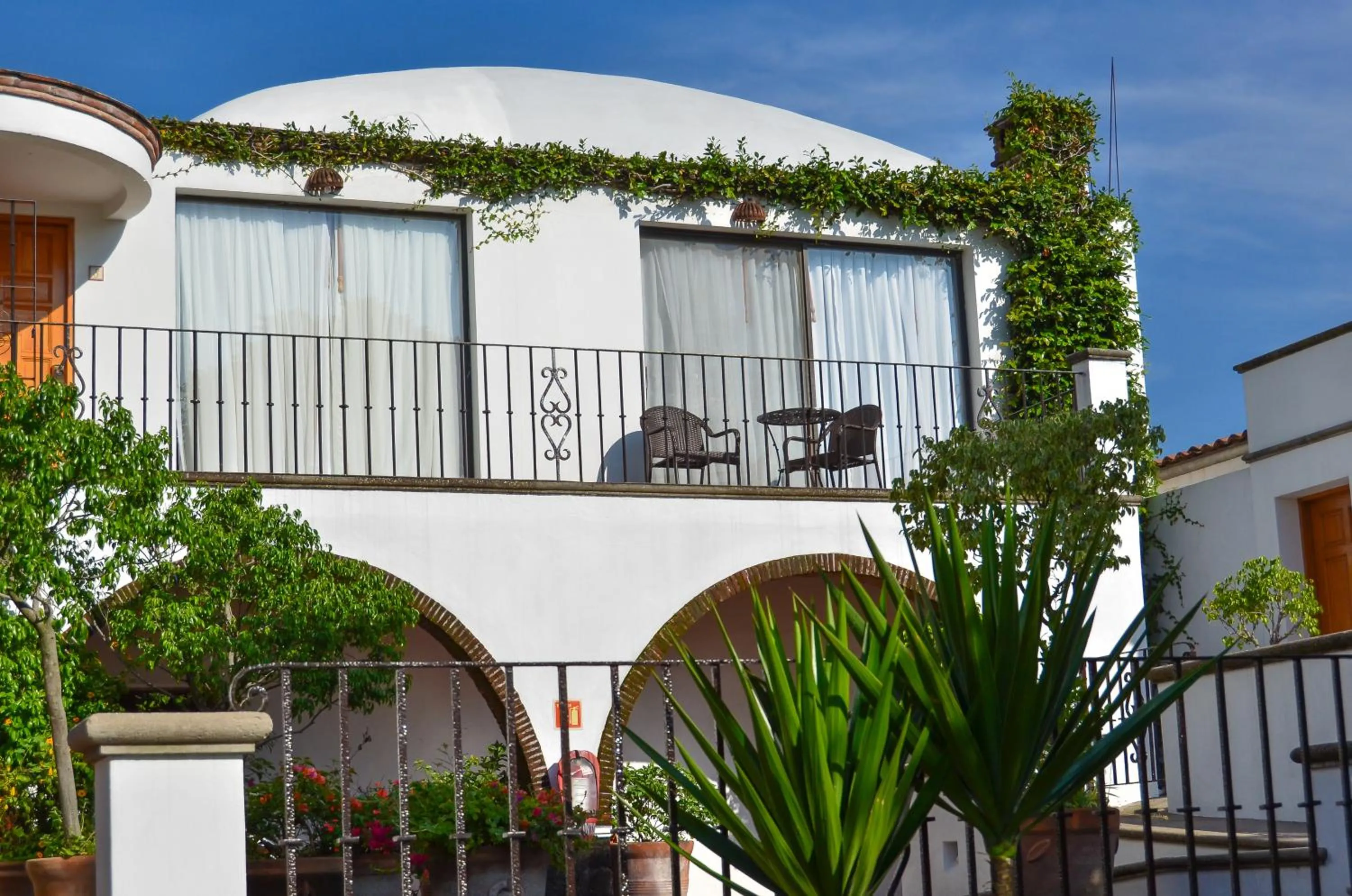Property building in Posada del Tepozteco - Hotel & Gallery