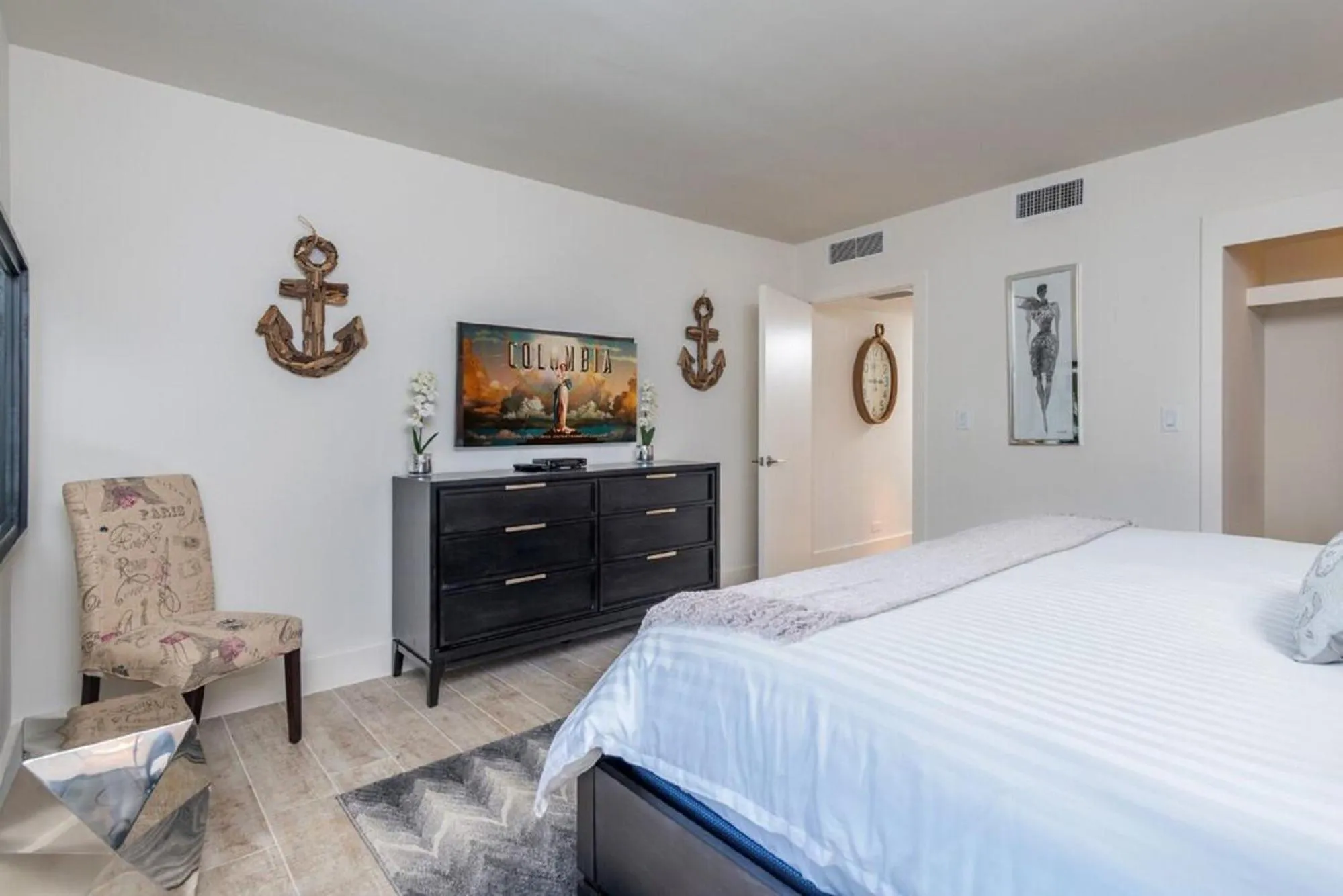 Bed in 1 Hotel & Homes Miami Beach Oceanfront Residence Suites By Joe Semary