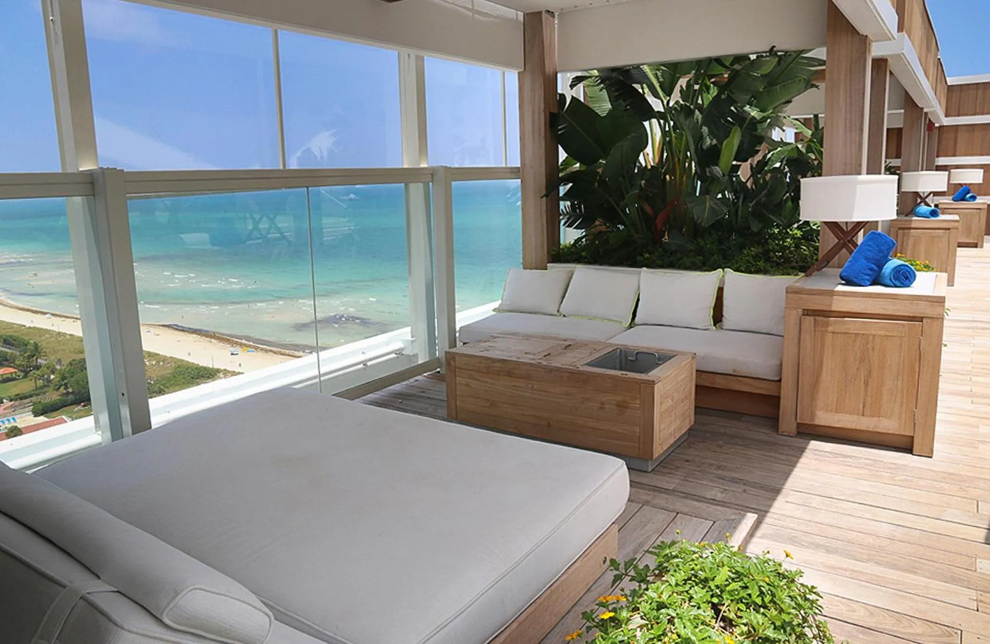 Balcony/Terrace in 1 Hotel & Homes Miami Beach Oceanfront Residence Suites By Joe Semary
