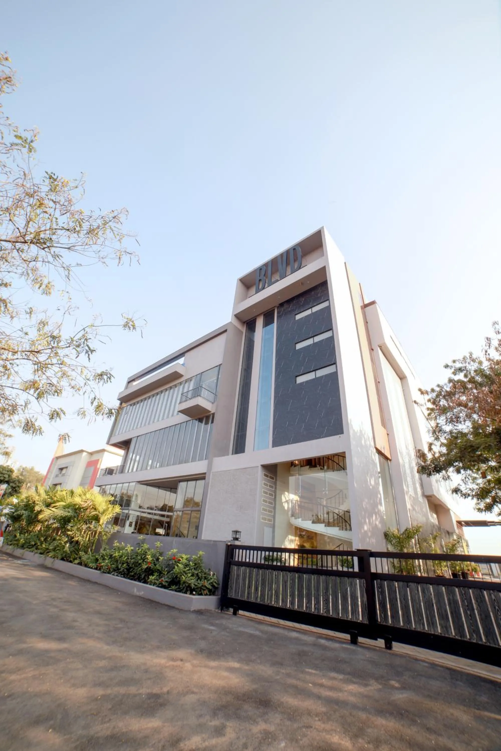 Facade/entrance in The Vern at BLVD