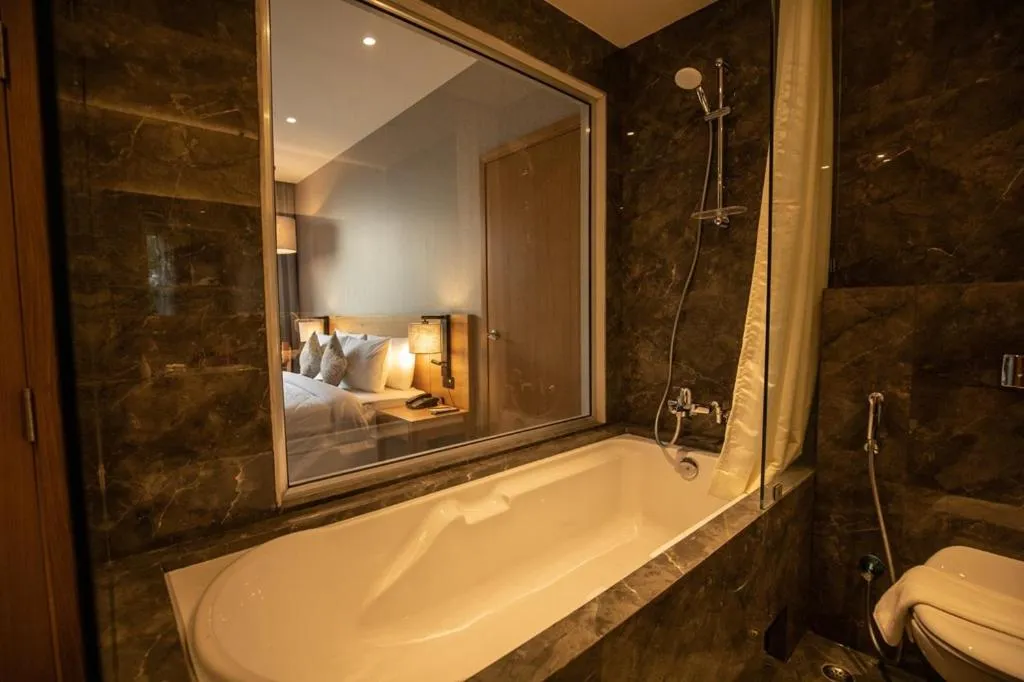 Bath in The Vern at BLVD