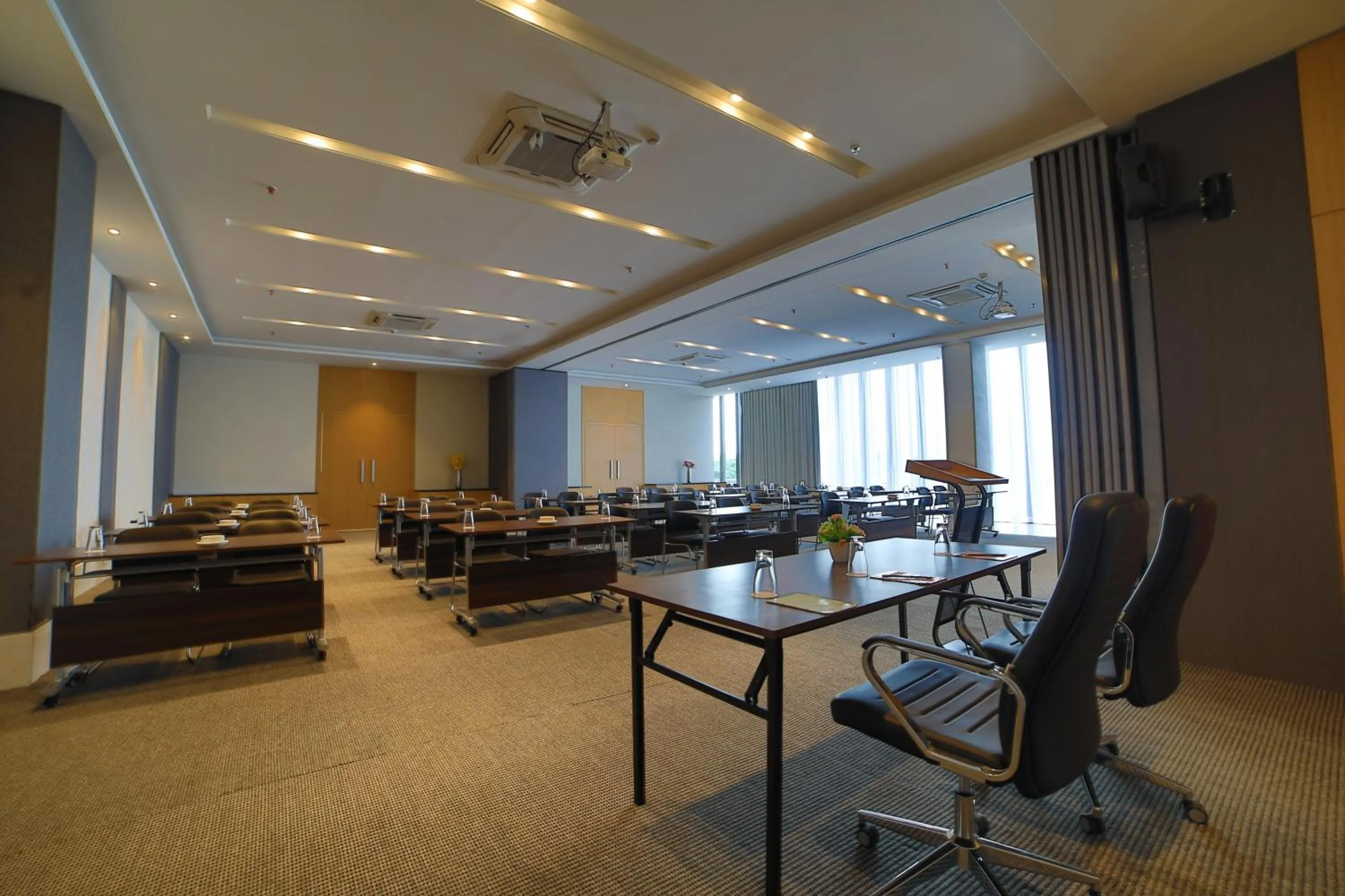 Meeting/conference room in The Vern at BLVD