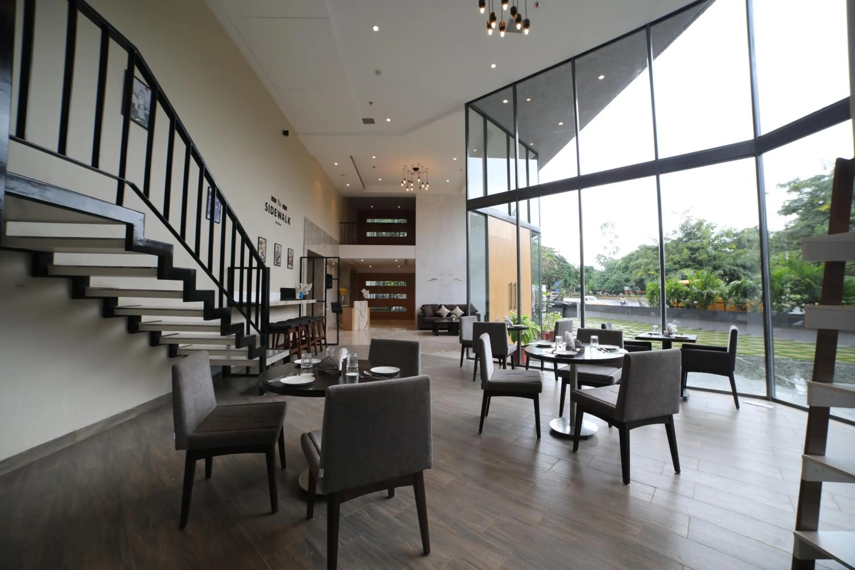 Restaurant/places to eat in The Vern at BLVD