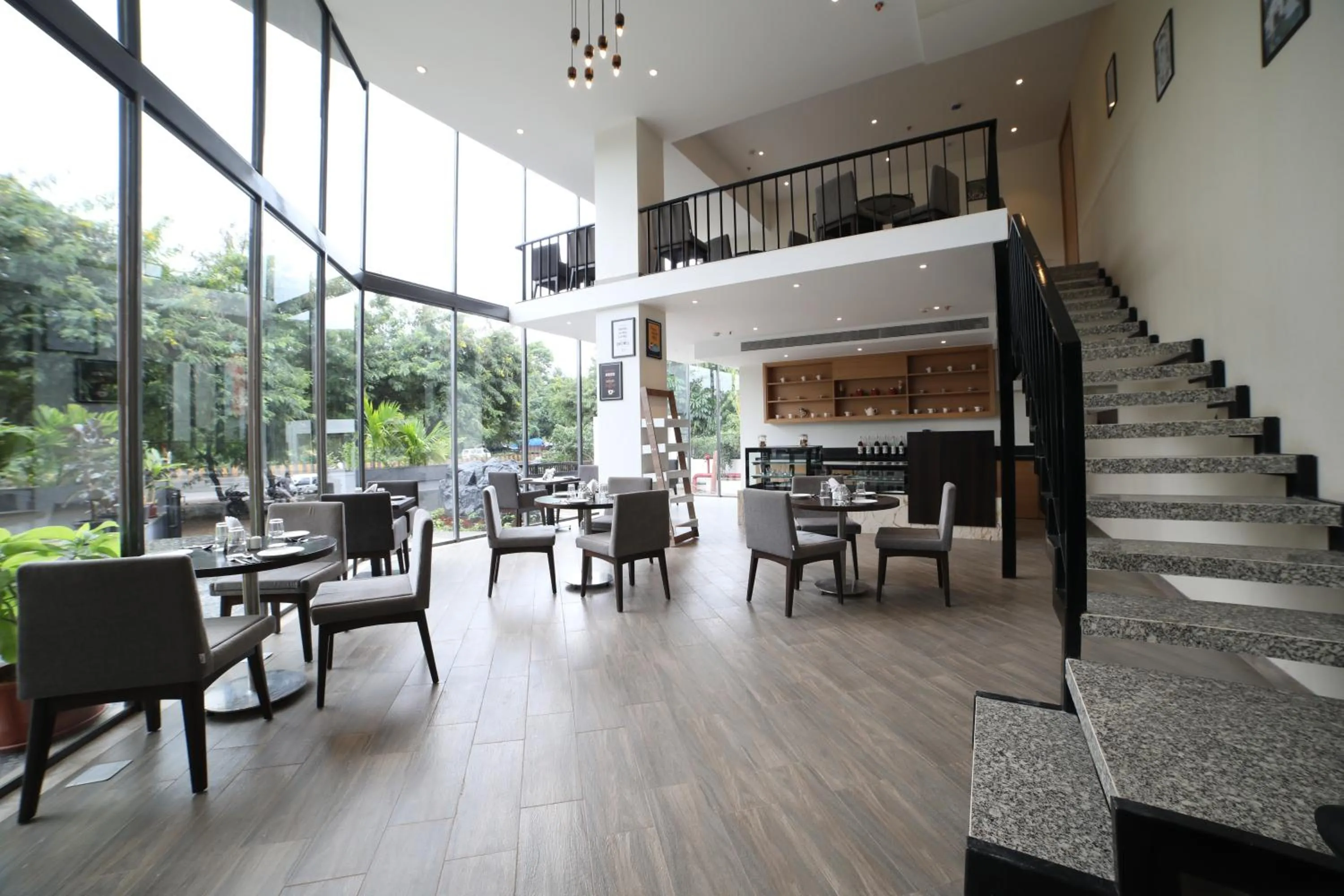 Restaurant/places to eat in The Vern at BLVD