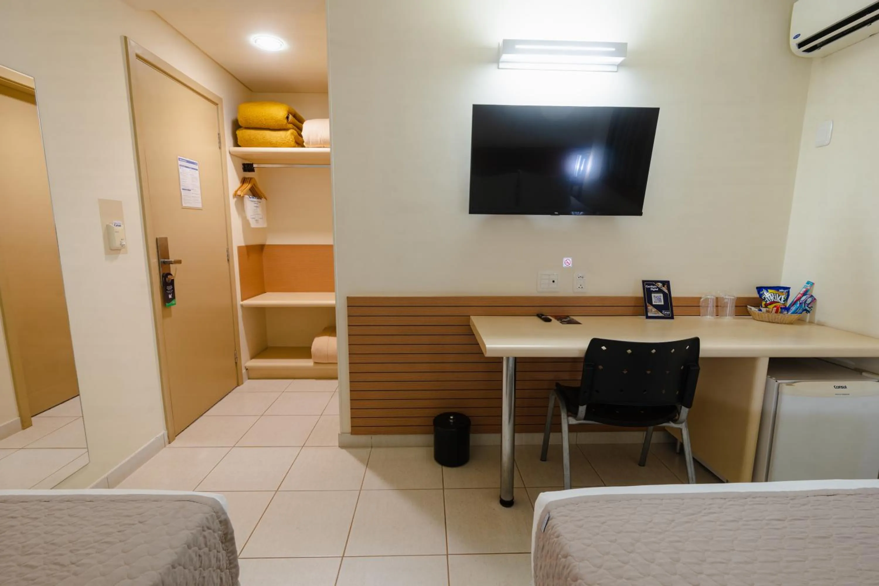 TV and multimedia in Hotel Caiuá Express