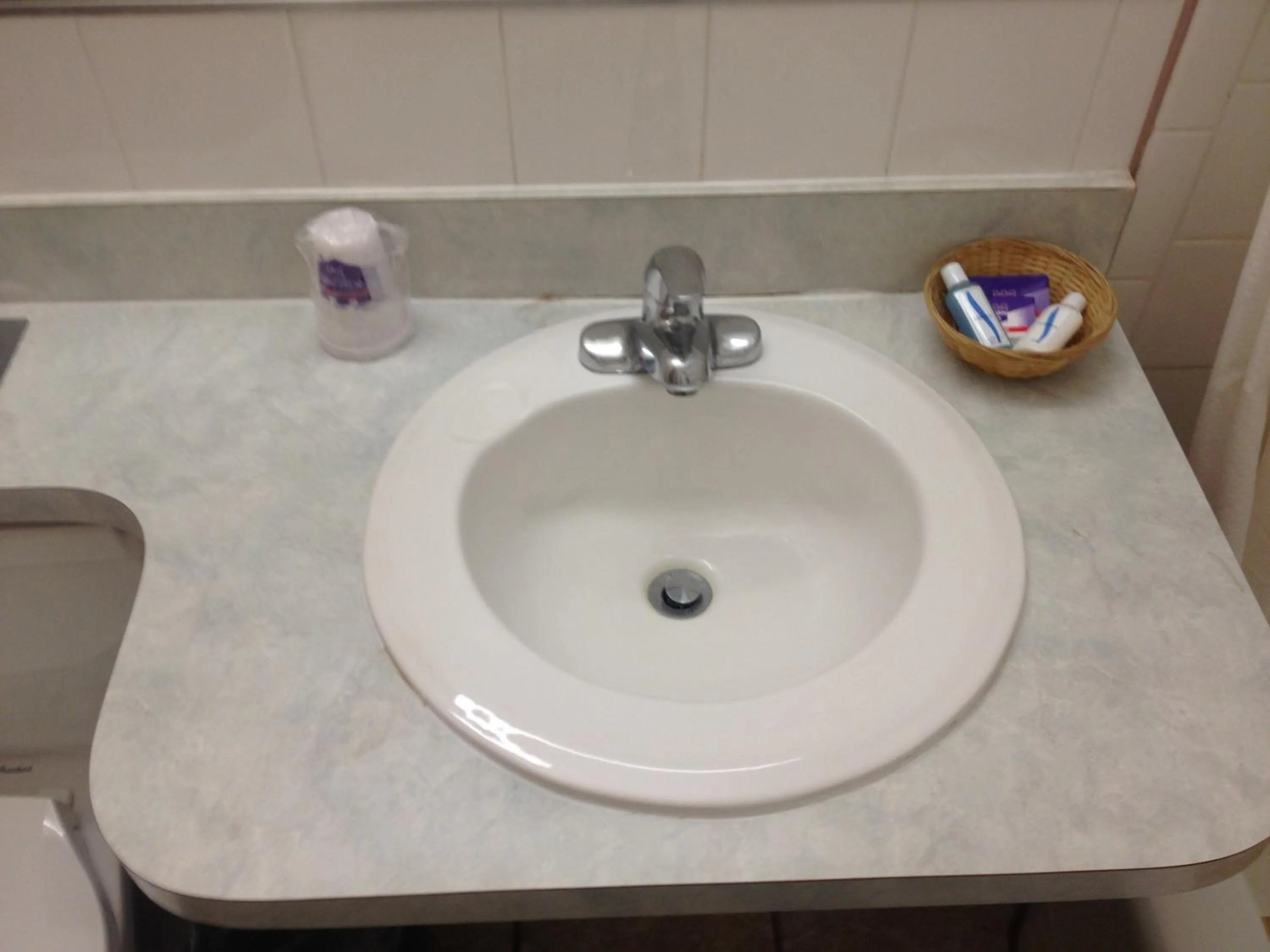 Toilet in Richmond Inn and Suites