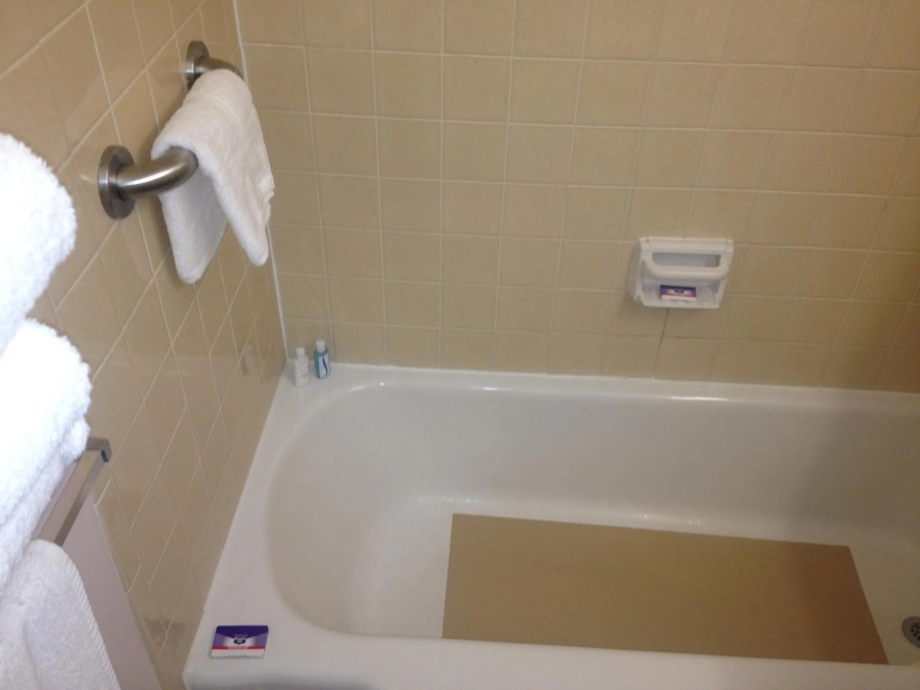 Bathroom in Richmond Inn and Suites