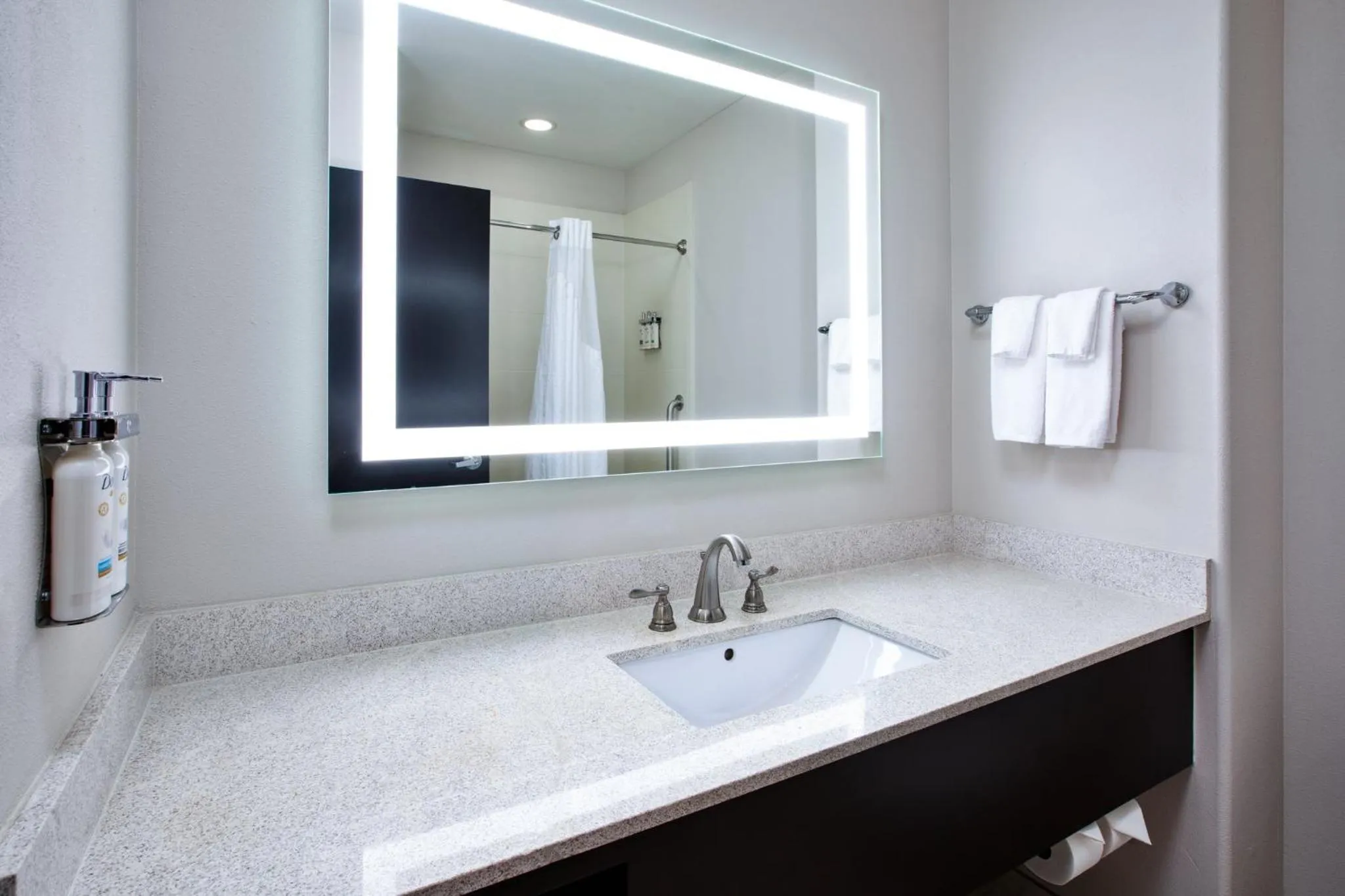 Photo of the whole room in Holiday Inn Express Hotel and Suites Duncan by IHG