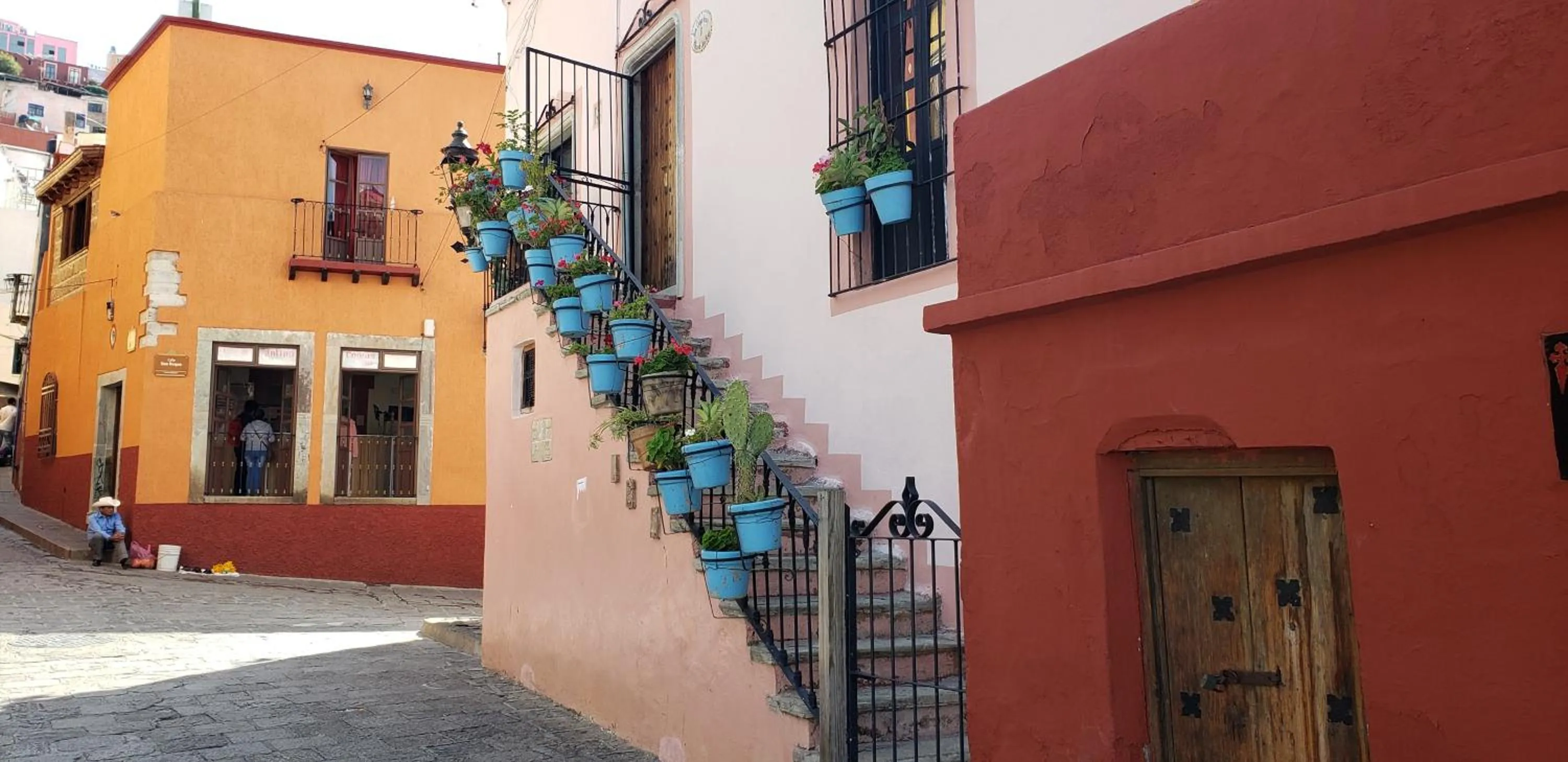 Neighbourhood in Hotel Murillo Plaza