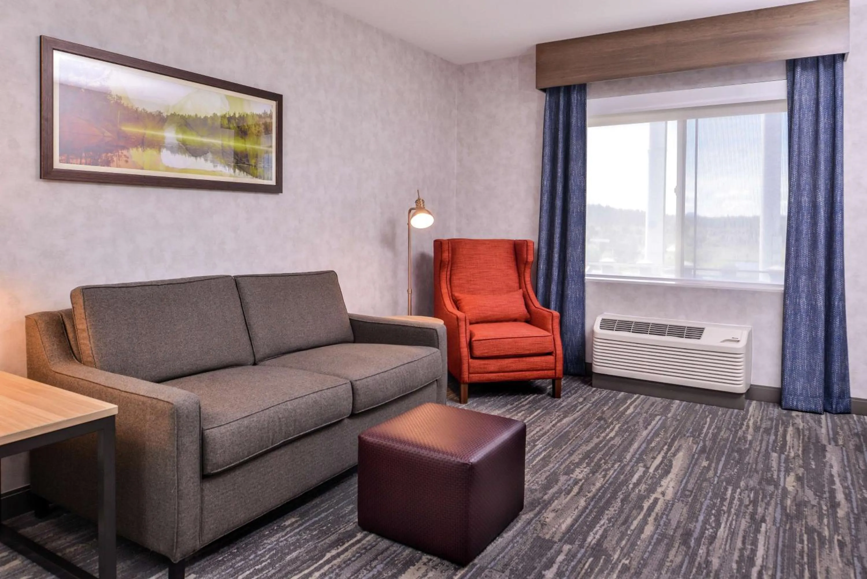 Living room in Hilton Garden Inn Bend