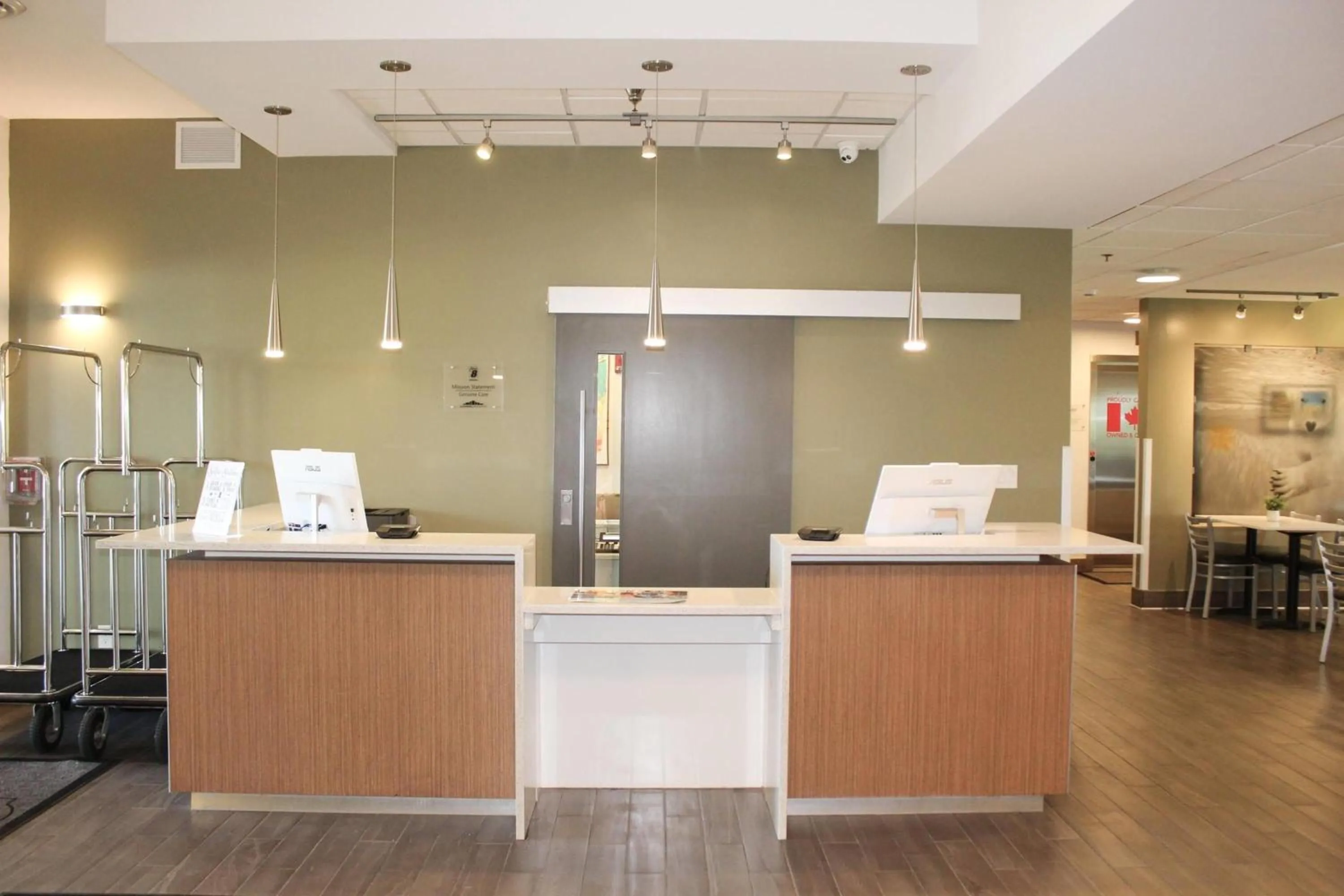 Lobby or reception in Super 8 by Wyndham Winnipeg East MB