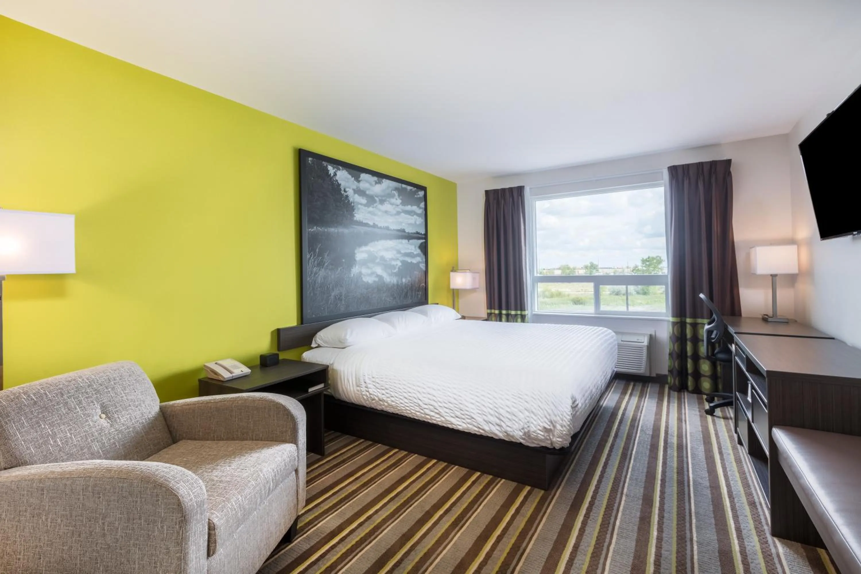 Photo of the whole room, Bed in Super 8 by Wyndham Winnipeg East MB