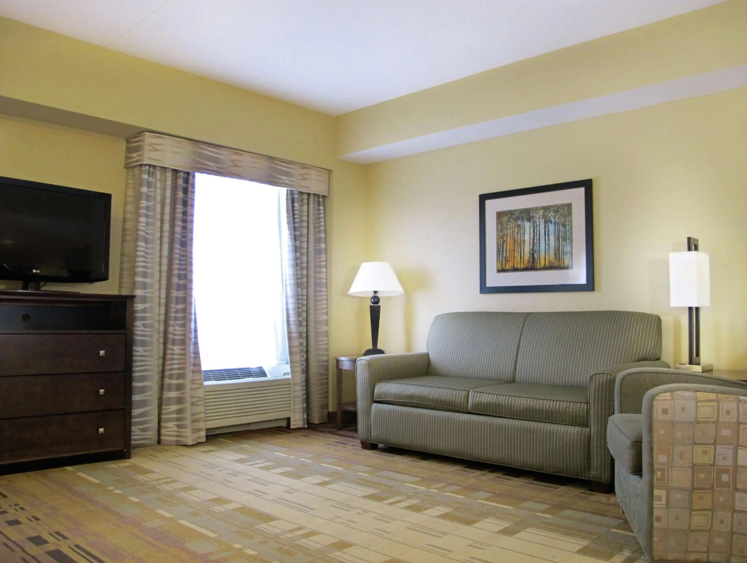 Living room in Homewood Suites by Hilton Coralville - Iowa River Landing