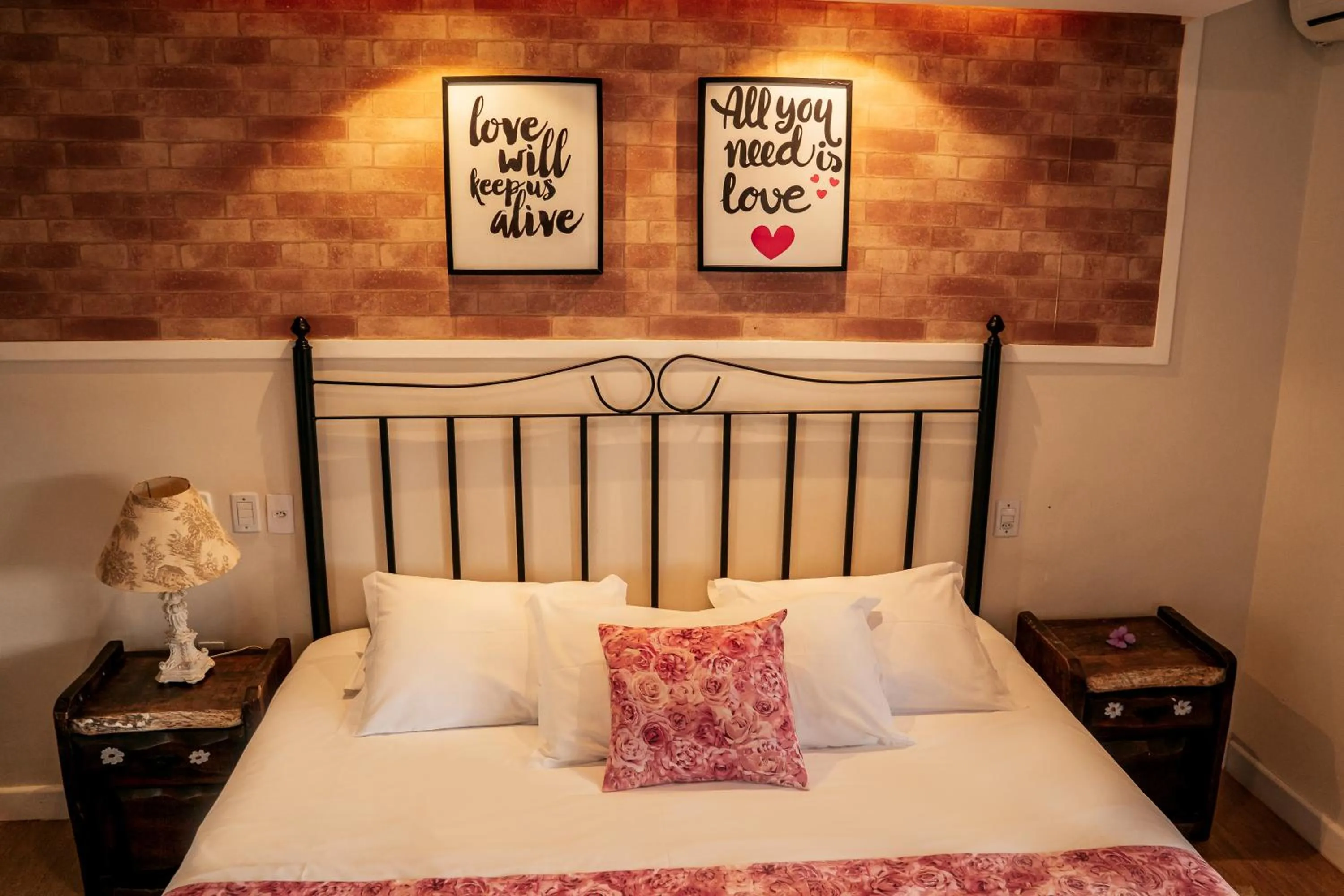 Bed in Hotel Pousada Shangri-la