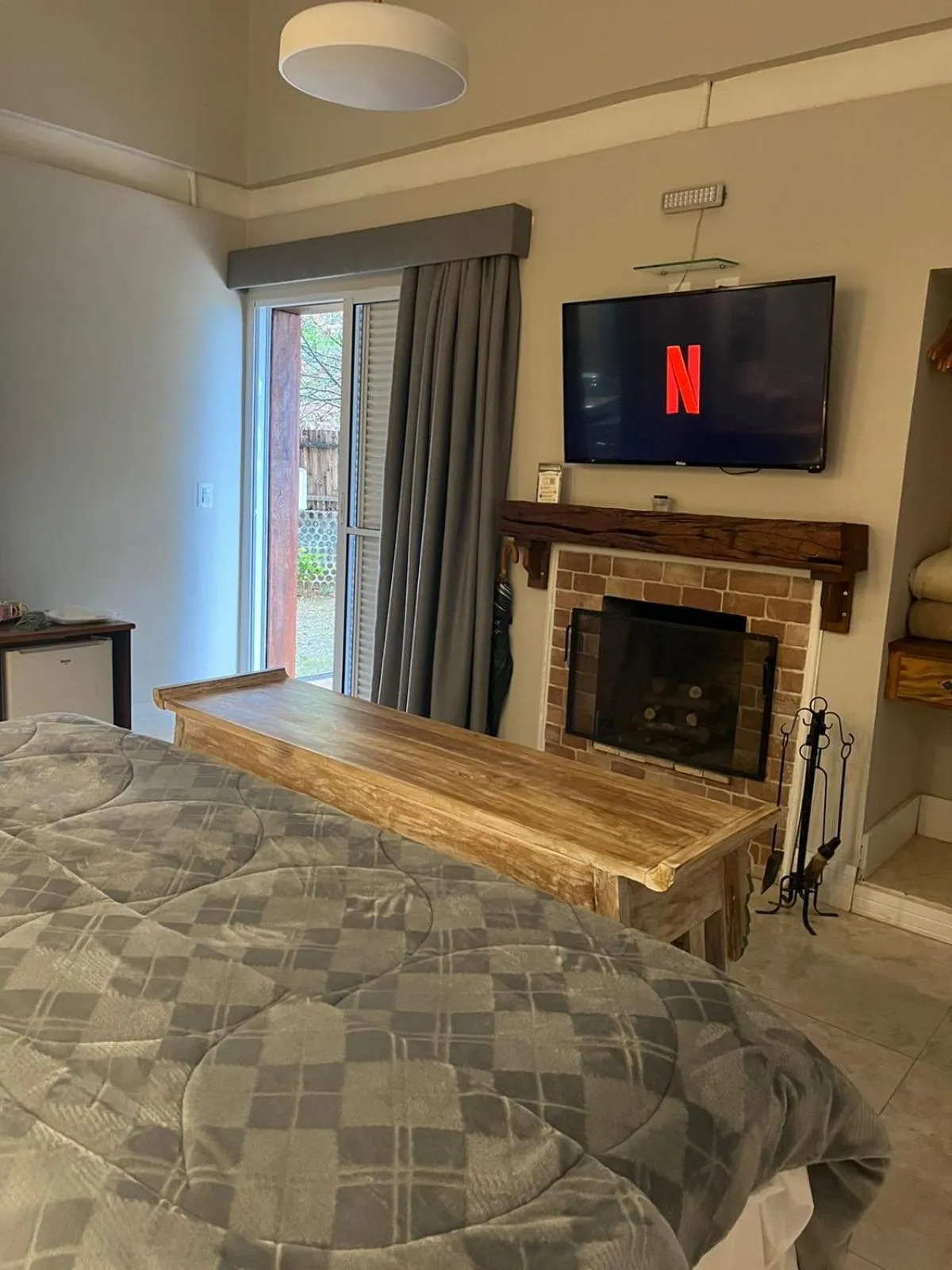 TV and multimedia, Bed in Hotel Pousada Shangri-la