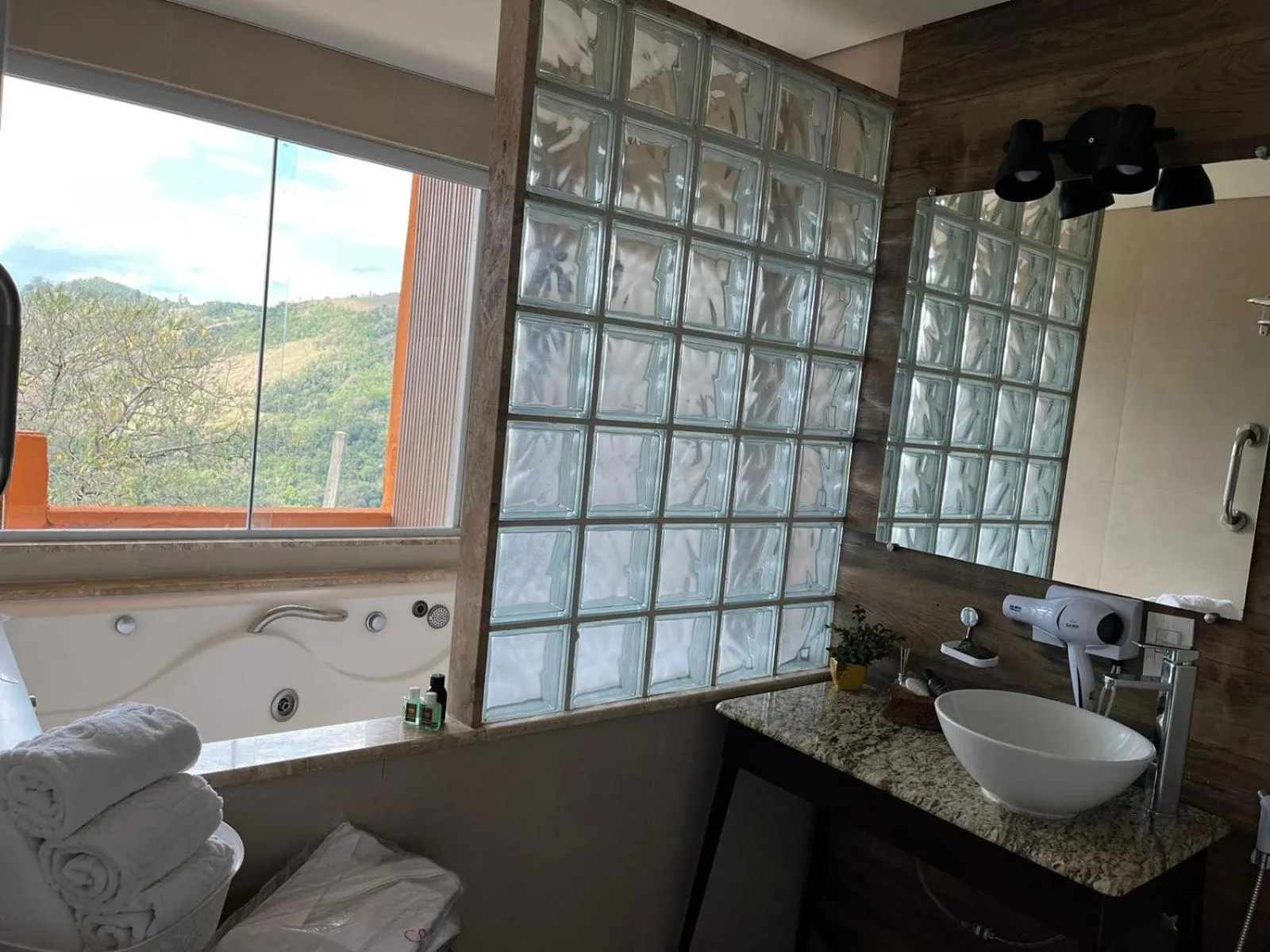 Bathroom in Hotel Pousada Shangri-la