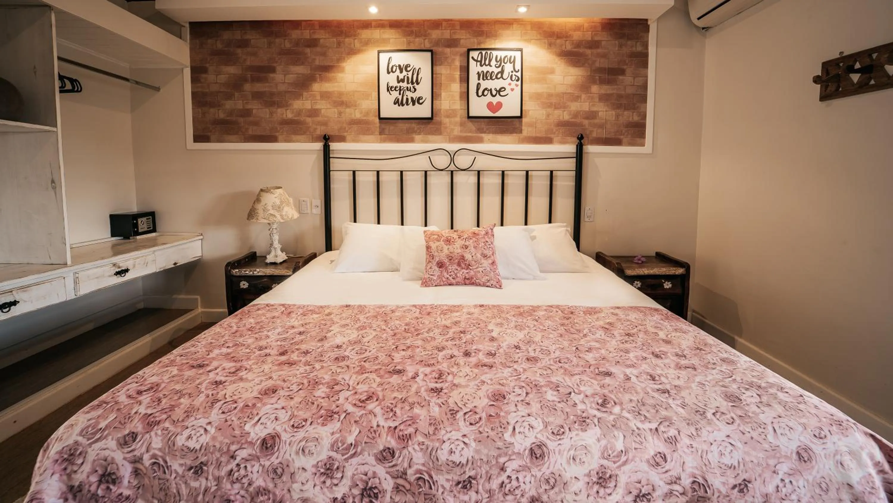 Bed in Hotel Pousada Shangri-la