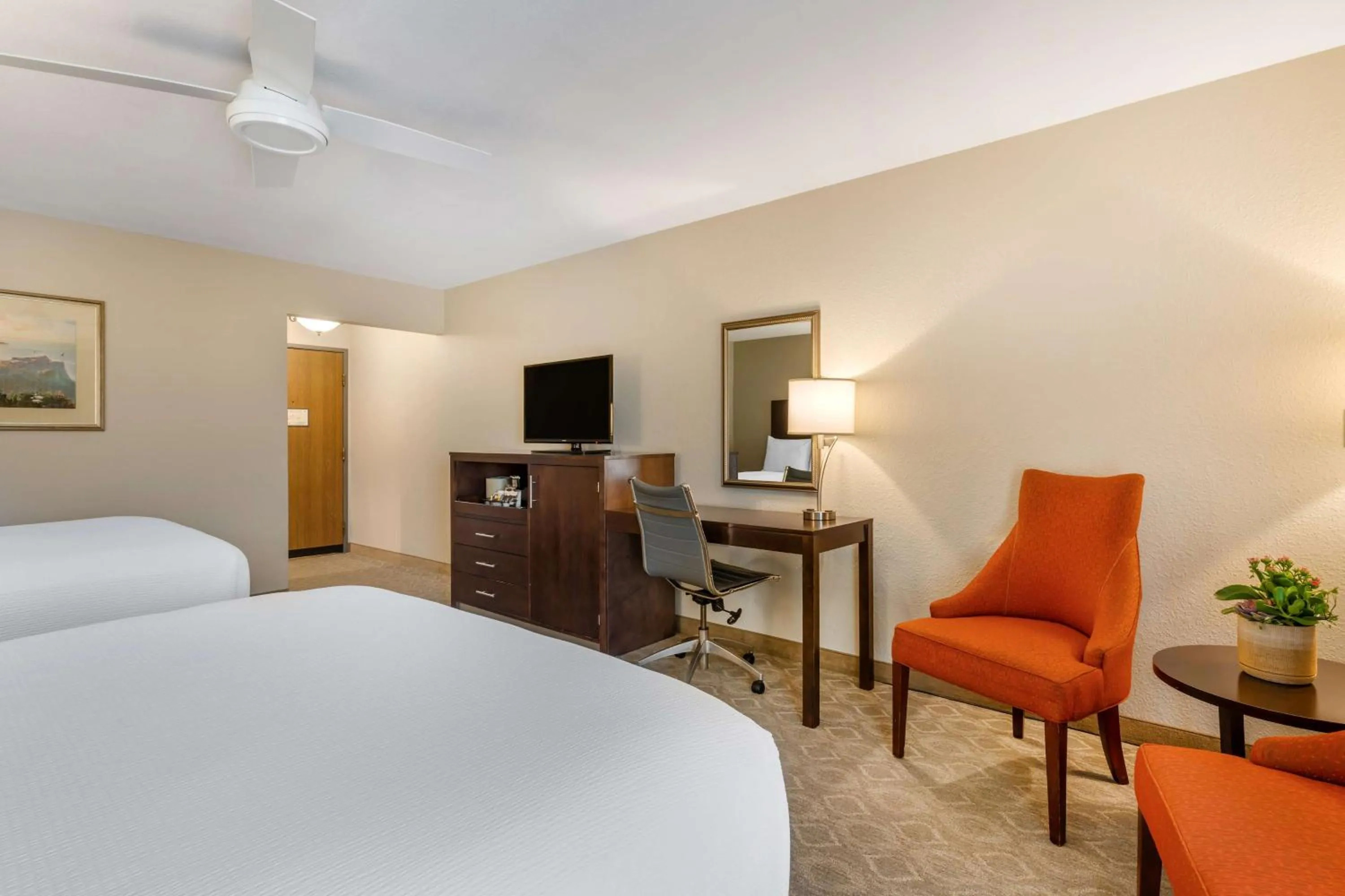 Bedroom, Bed in Best Western Plus Monterey Inn