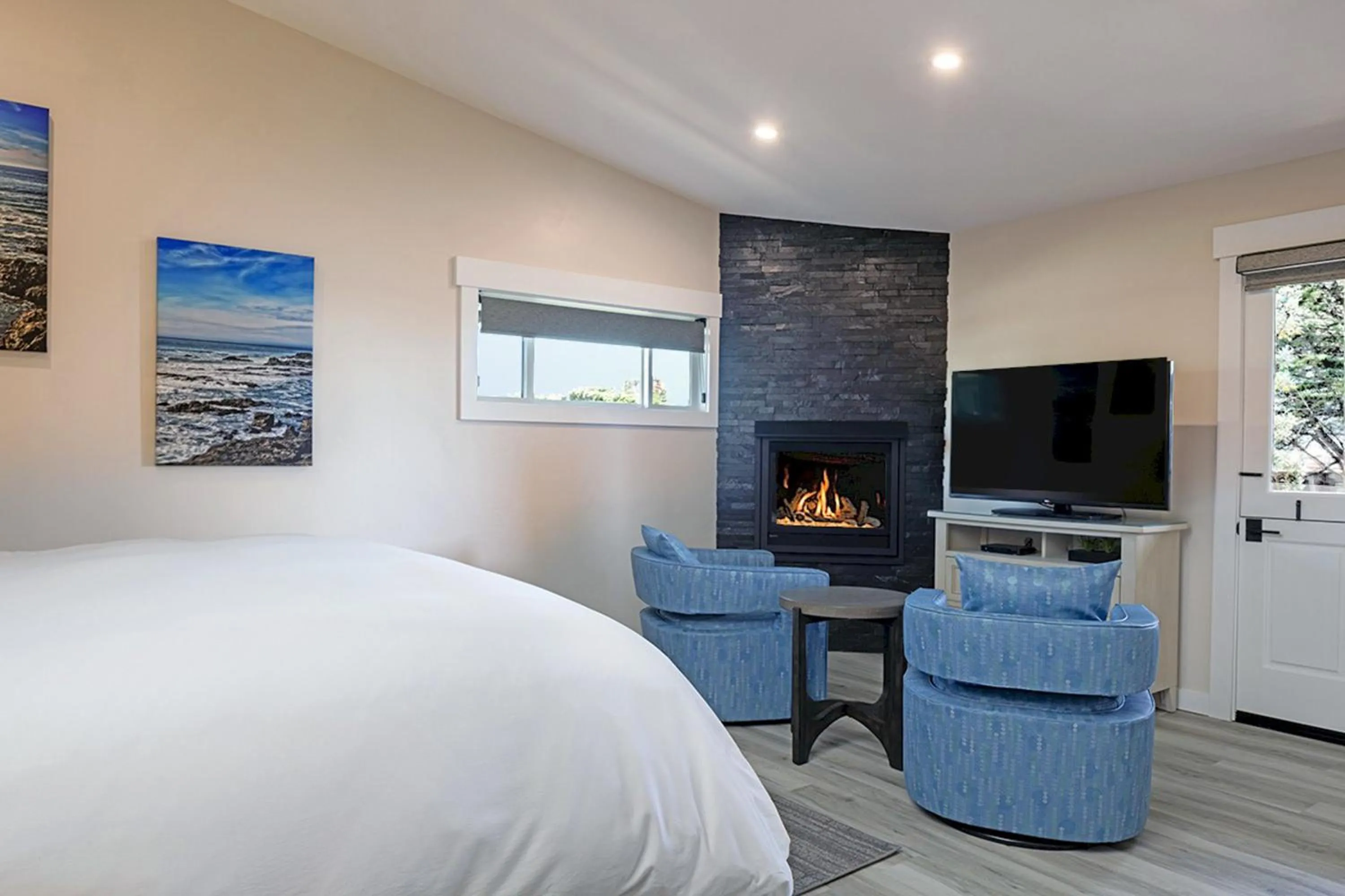 Bedroom, Bed in Cypress Inn on Miramar Beach