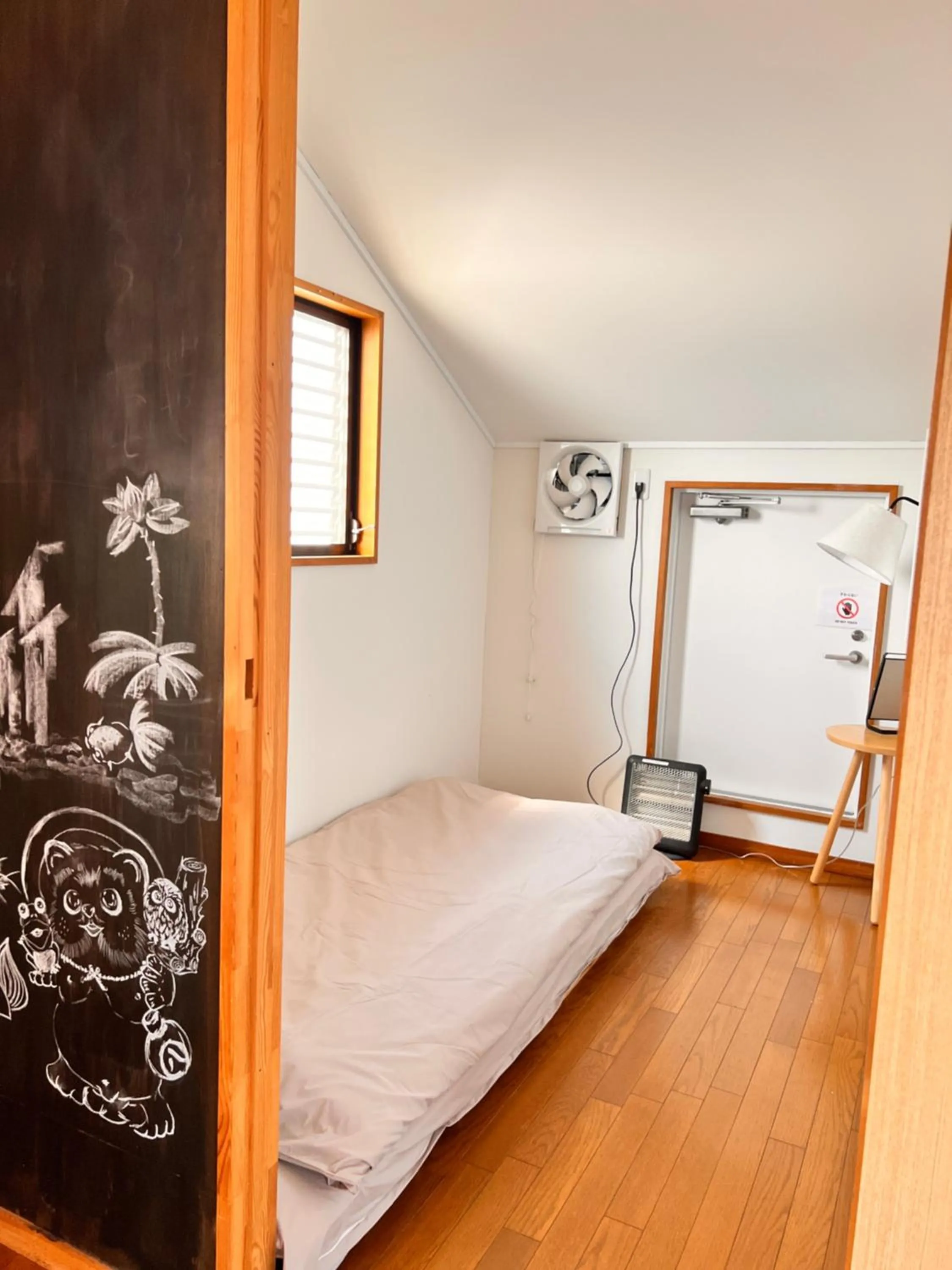 Photo of the whole room, Bed in Guest House WA