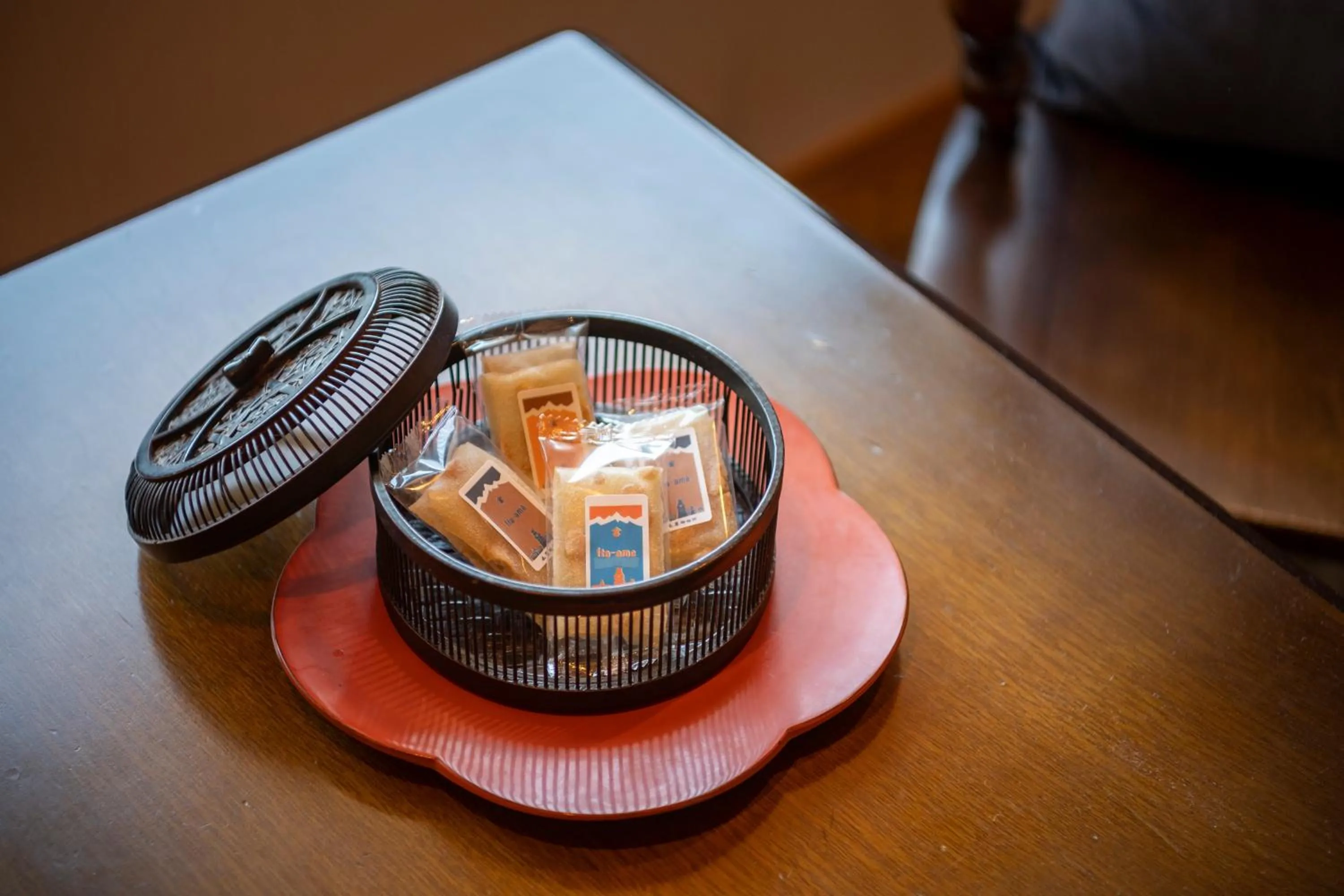 Photo of the whole room in onsen hotel OMOTO