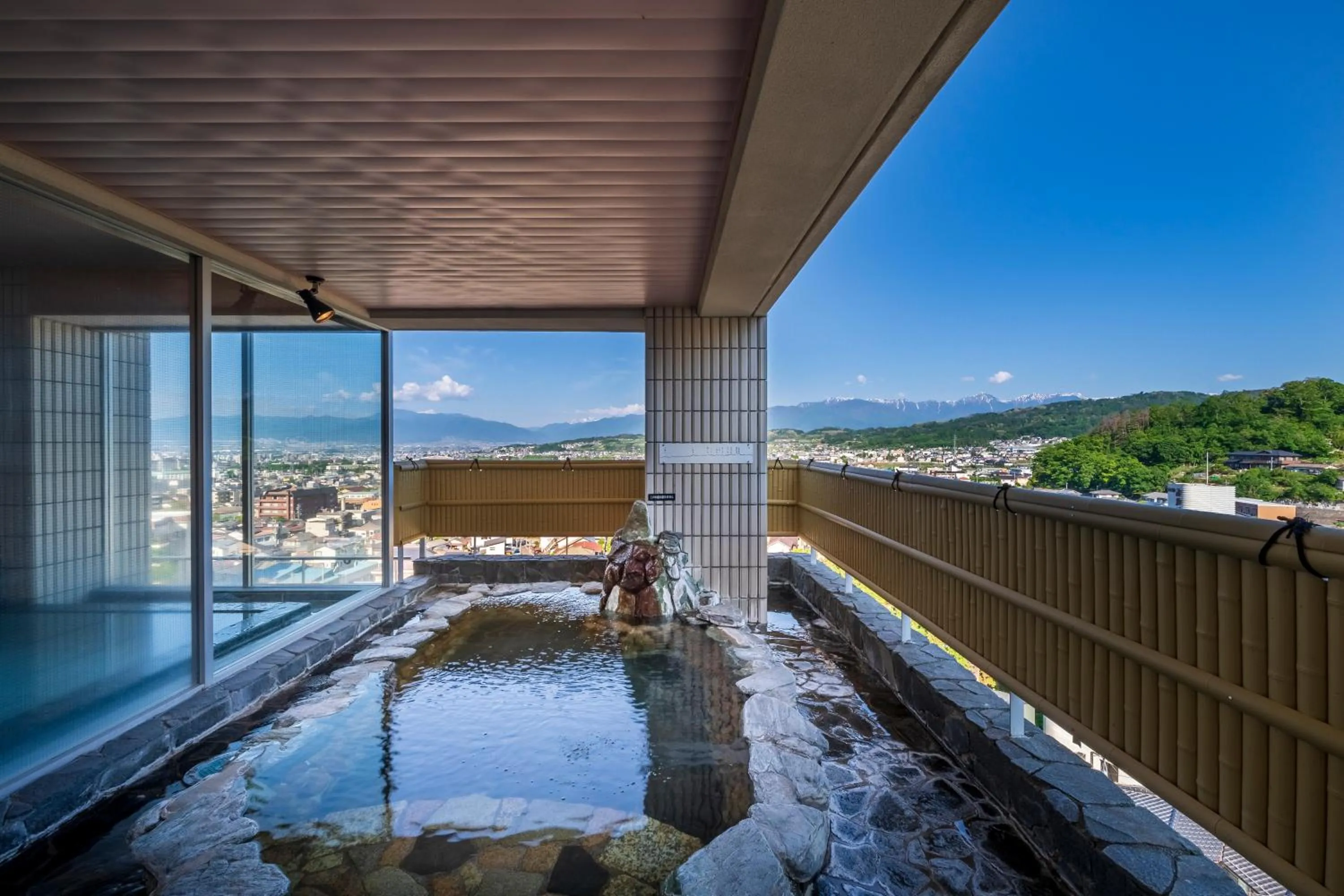 Open Air Bath in onsen hotel OMOTO