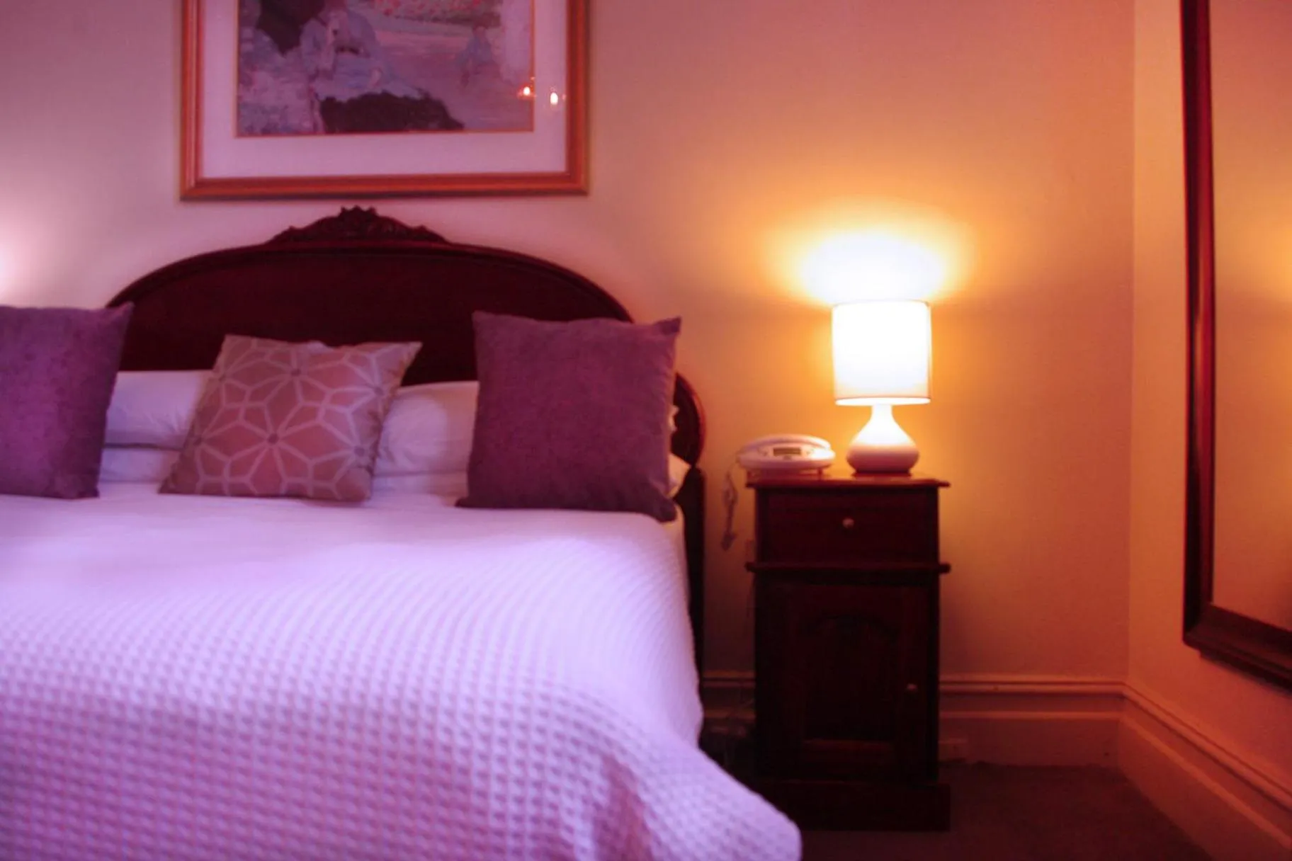 Decorative detail, Bed in The Hotel Shamrock