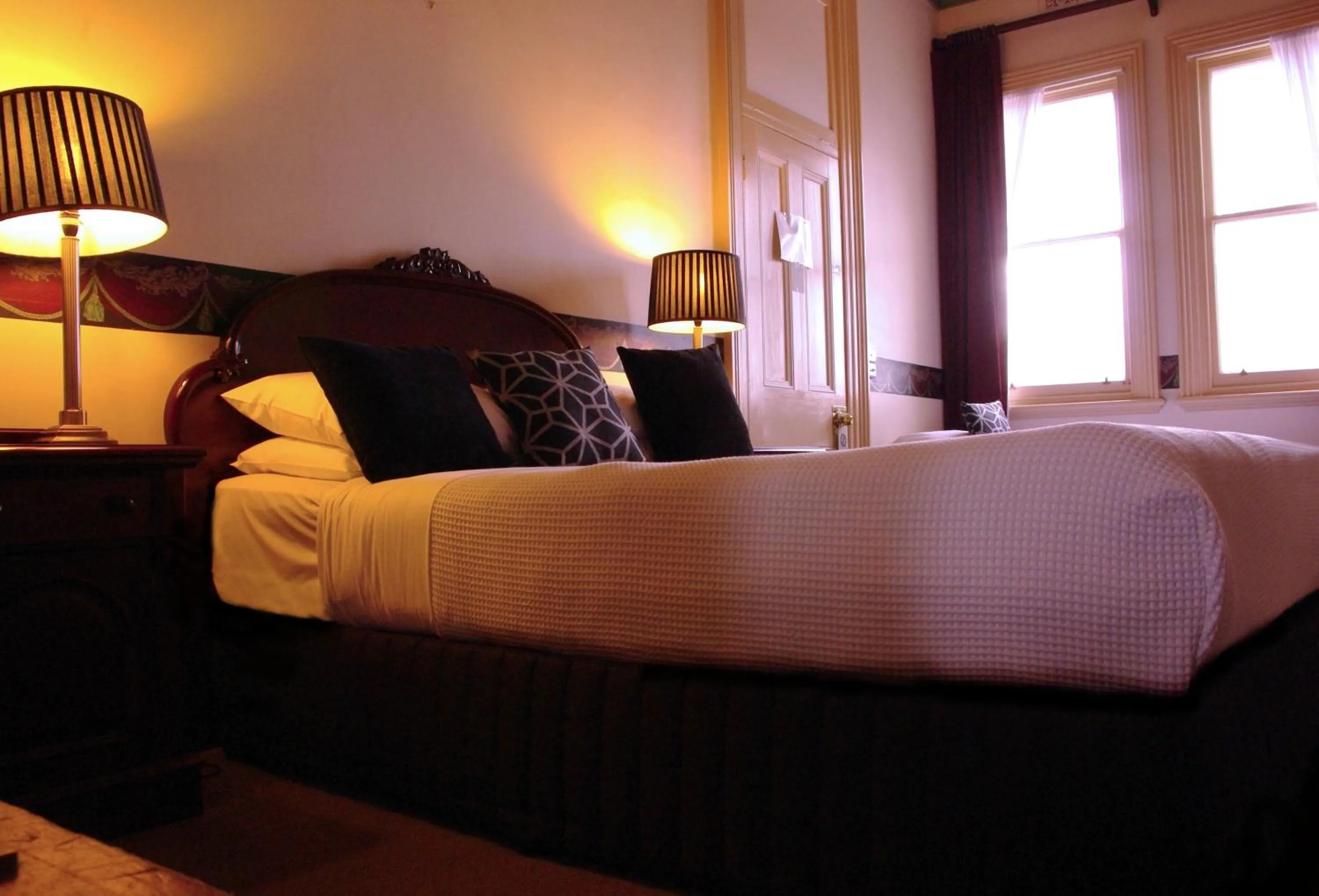 Day, Bed in The Hotel Shamrock