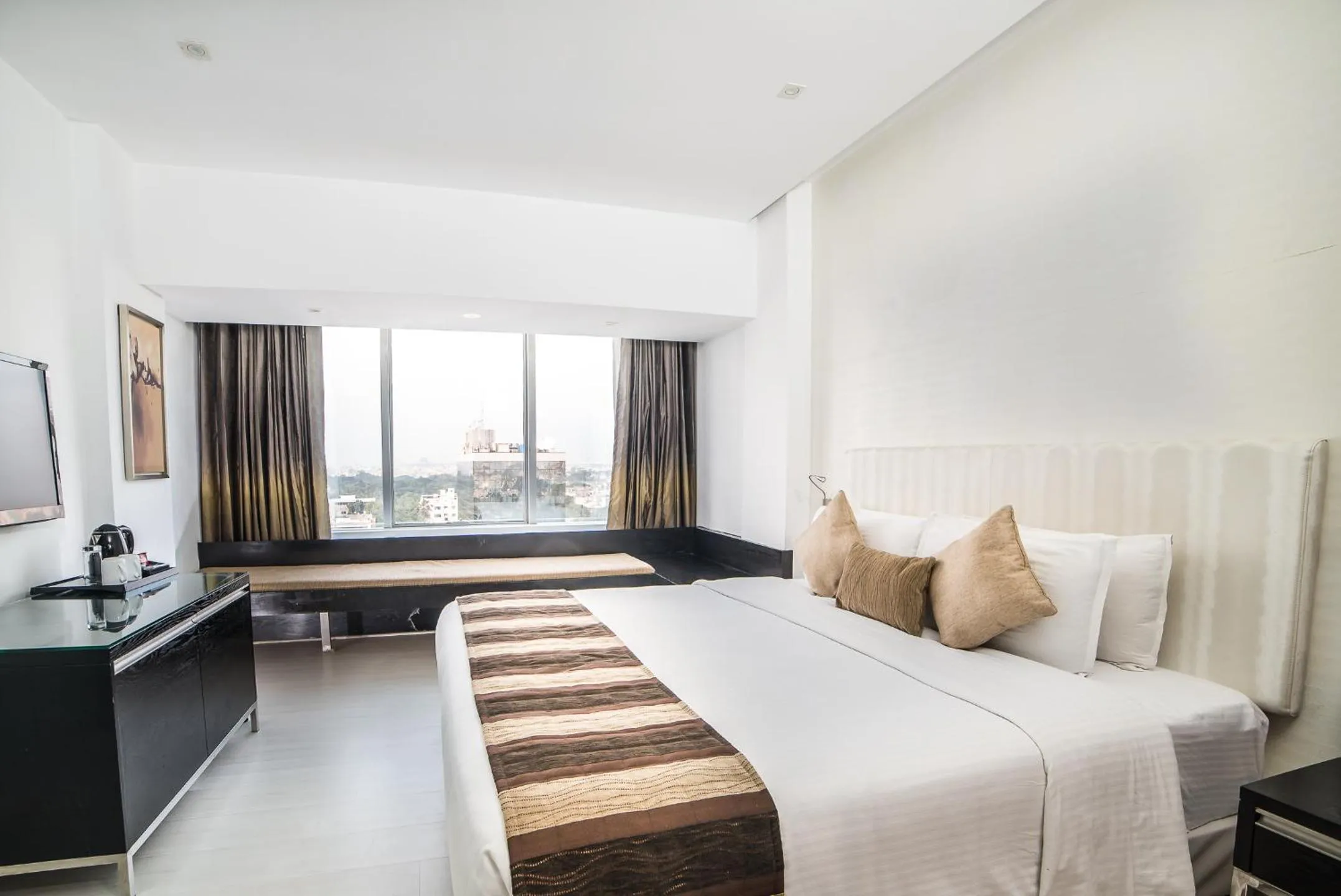 Photo of the whole room in Clarion Hotel President Chennai