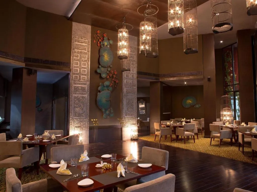 Restaurant/Places to Eat in Clarion Hotel President Chennai