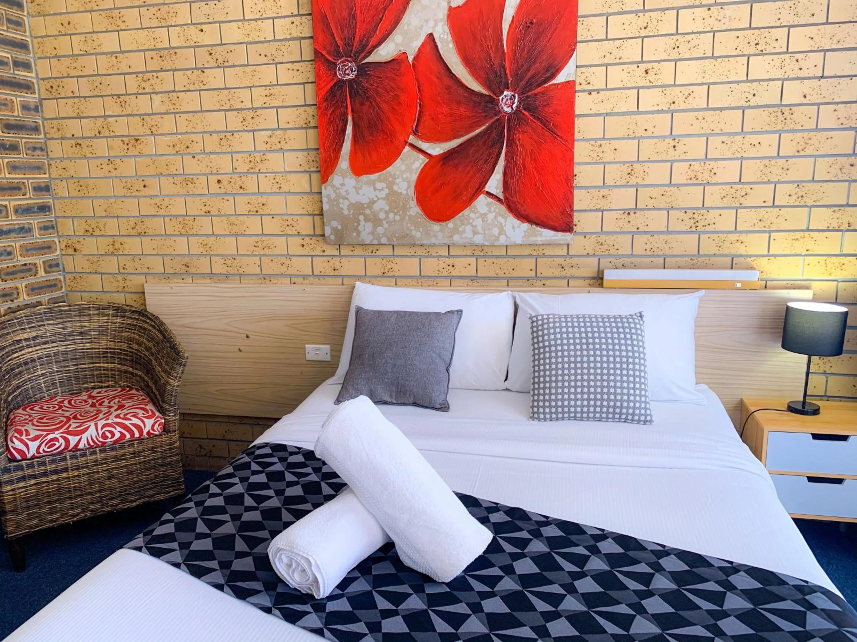 Bed in Squatters Homestead Motel