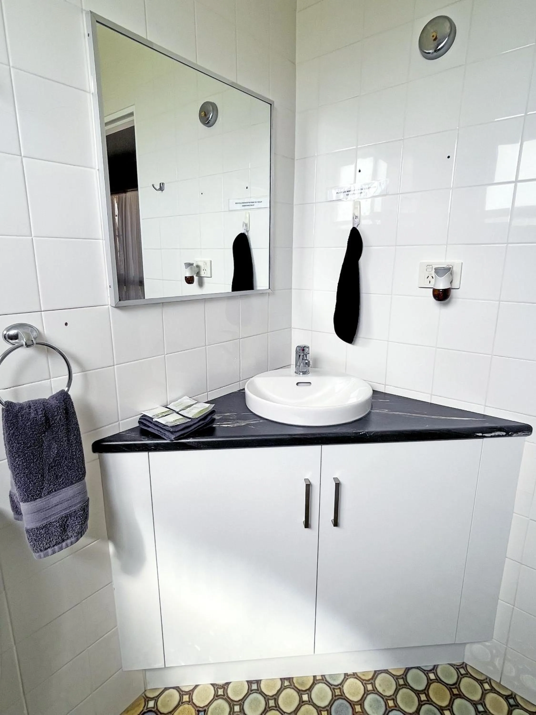 Squatters Homestead Motel